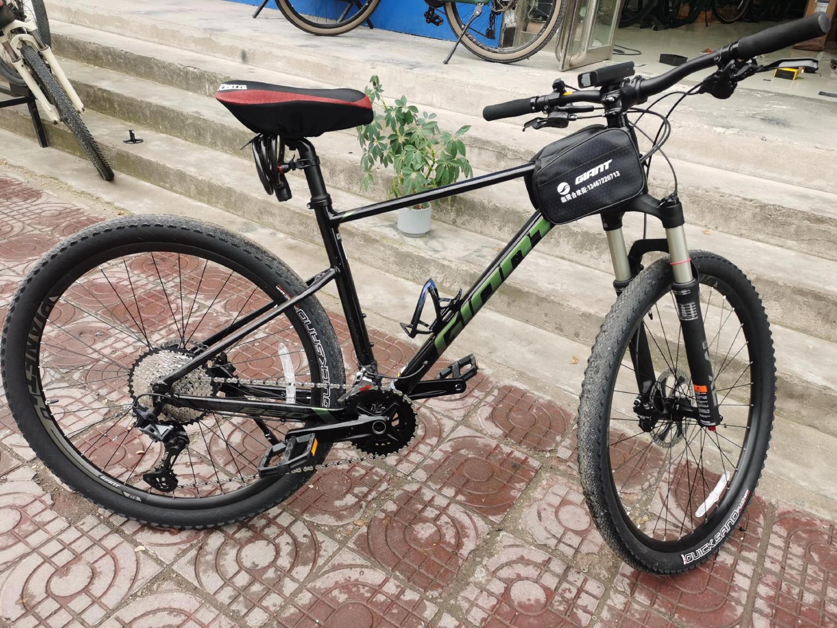 捷安特xtc820竞技型山地车 老铁喜提爱车 零售价5698元