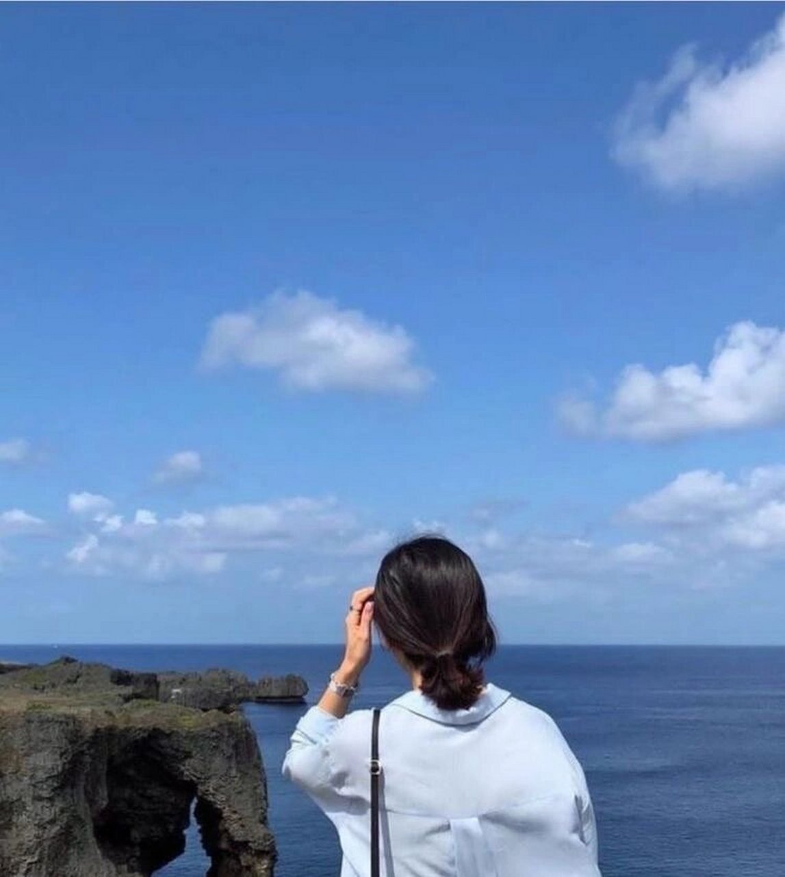 女生海边头像简单图片