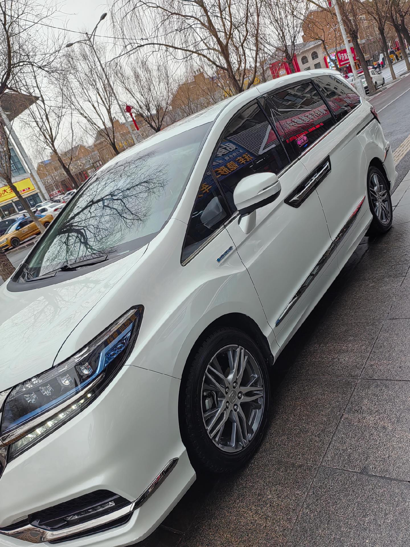 2020年10月份本田7座油电混合艾力绅,百公里7个多油,9万公里,两个天窗