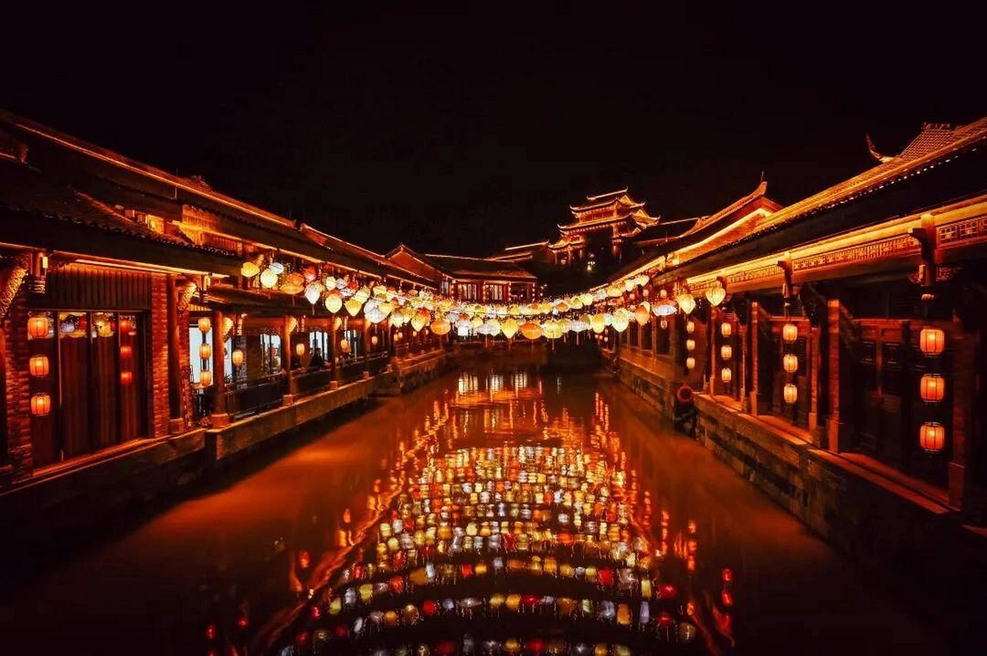 龙里水乡位于黔南布依族苗族自治州龙里县龙山大道98贵州龙里水乡