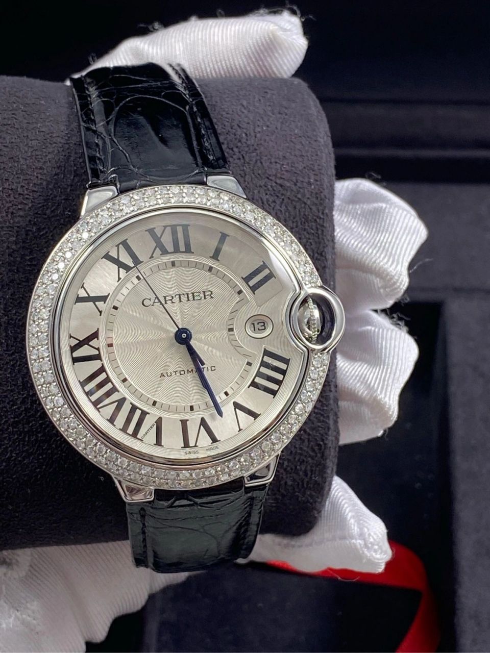 卡地亚蓝气球系列 卡地亚蓝气球系列,自动机男表,表径42mm,后镶高品质