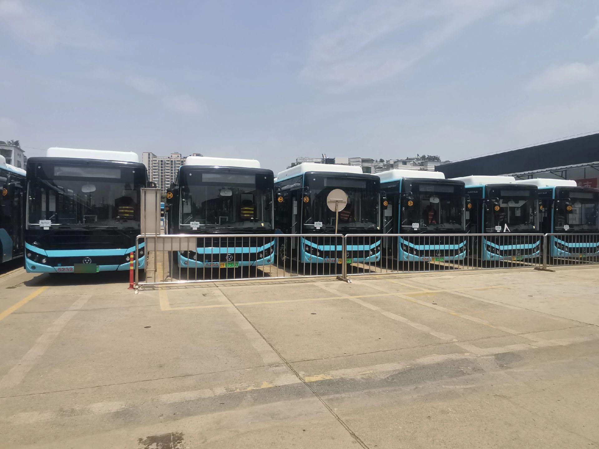 本周,一批崭新的万达wd6117bevg05型客车正式在贵阳brt上线,这是贵阳