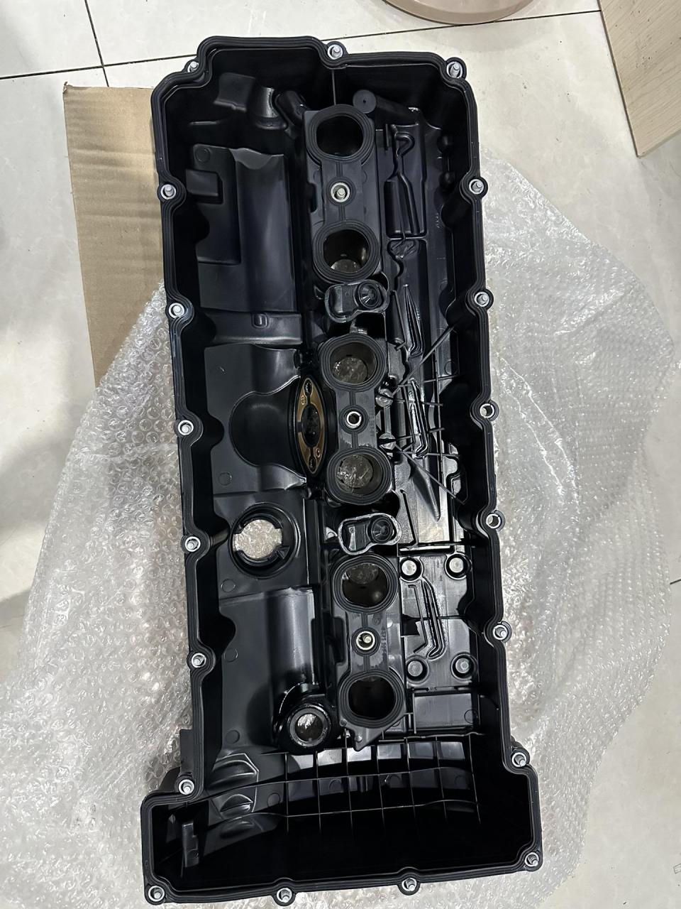 宝马x5 n52发动机纯正德国原厂气门室盖