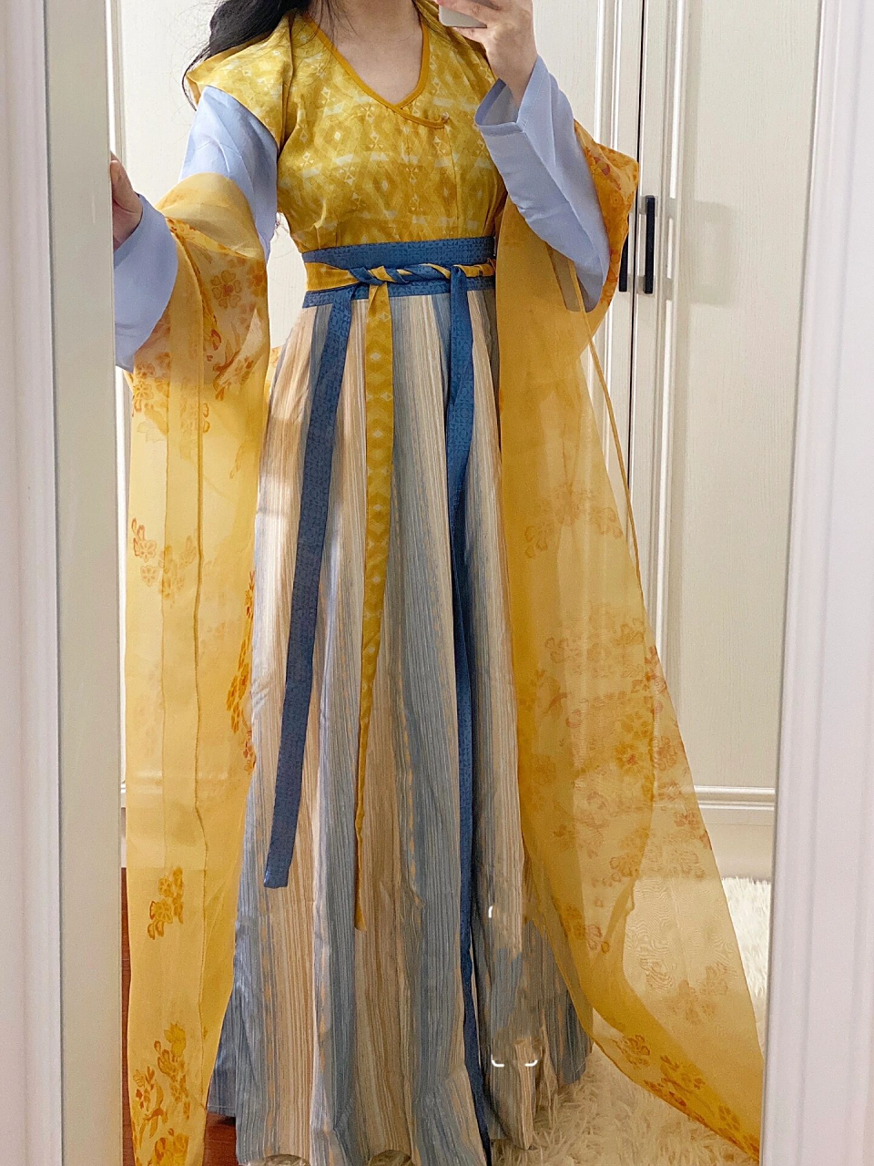 月笼沙|它的黄,有种不顾他人死活的感觉 乔织|月笼沙 这个黄饱和度