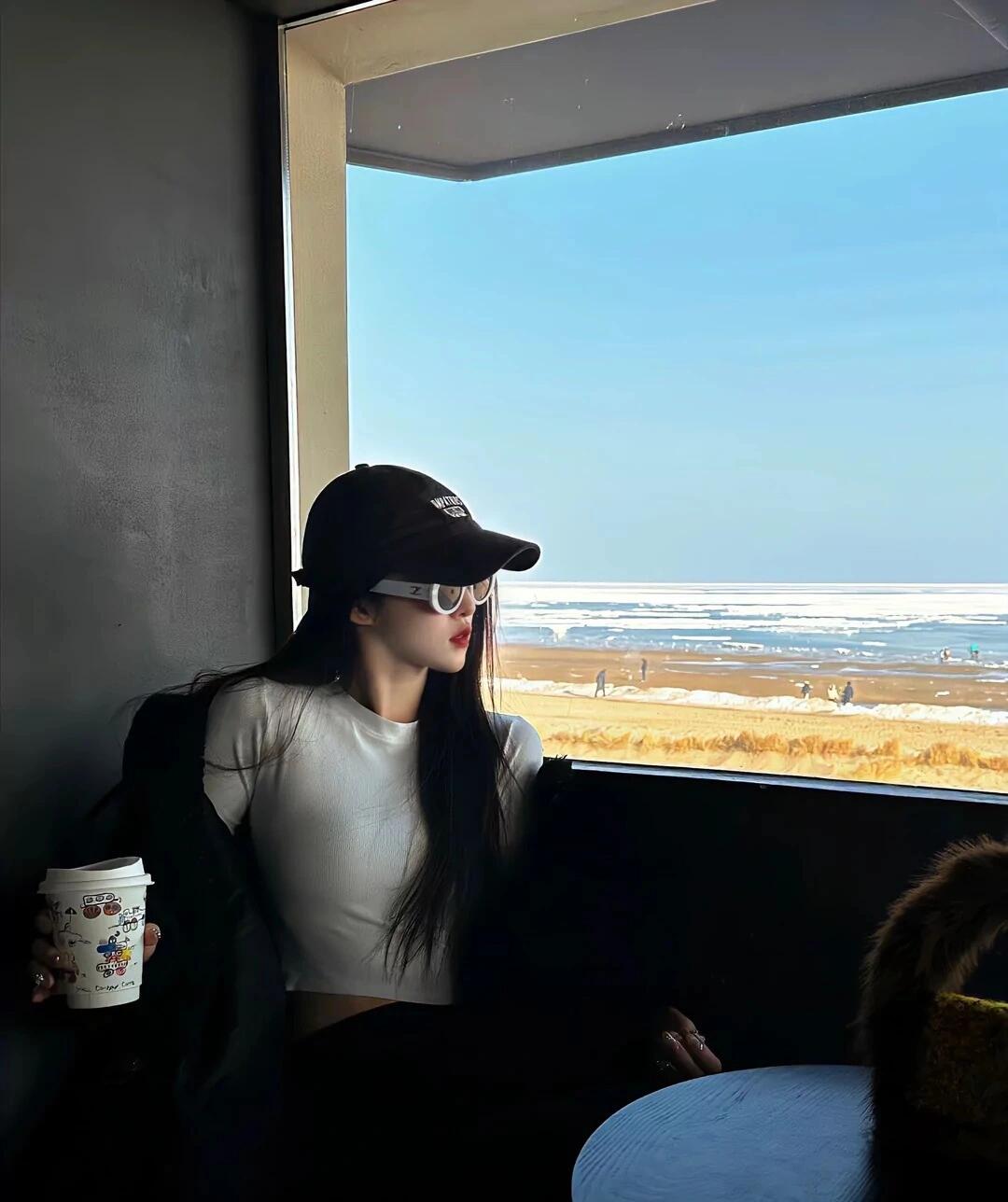 高冷范十足的女生头像