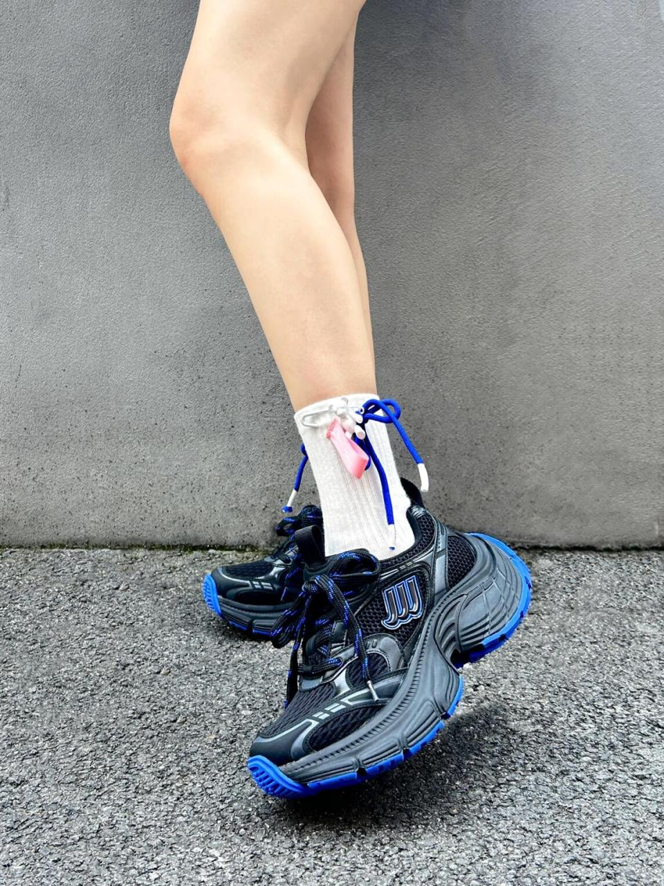 7415joychio丁达尔轮胎鞋 以前花上千买品牌鞋的年代已经过去了