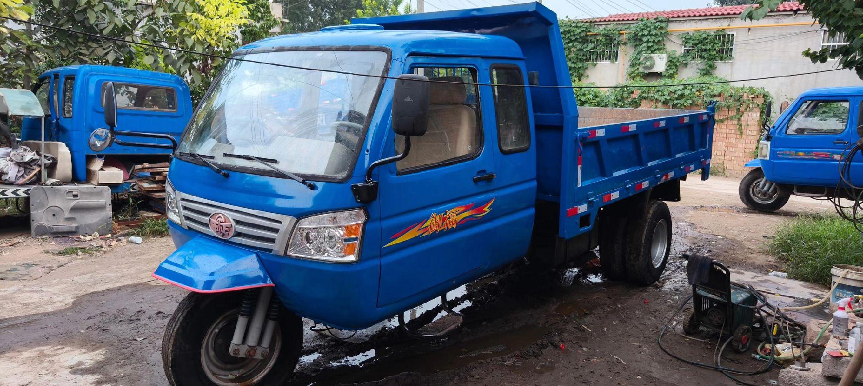 五征御福五轮  原车自卸的  490发动机  高低档断气刹的  750轮胎  3.