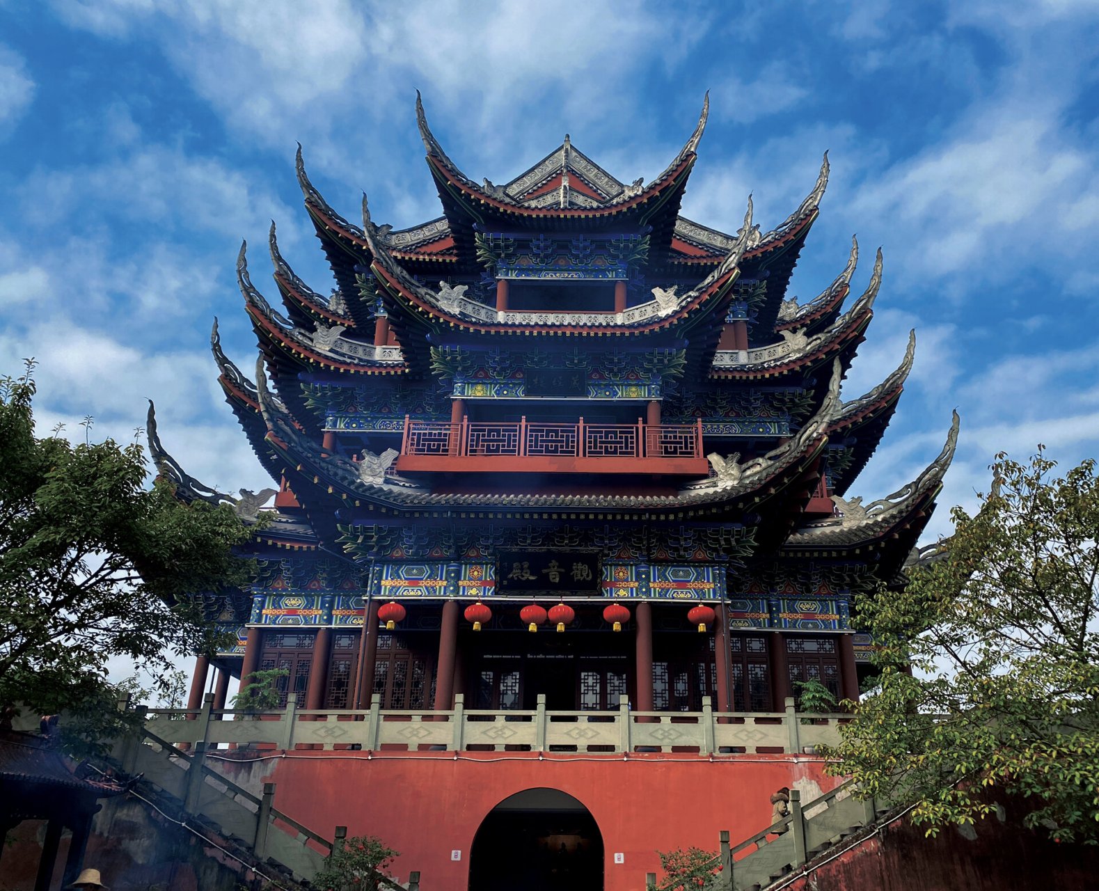 重庆市涪陵区法雨寺位于涪陵城西聚云山峰顶,是涪陵迄今为止保存最为