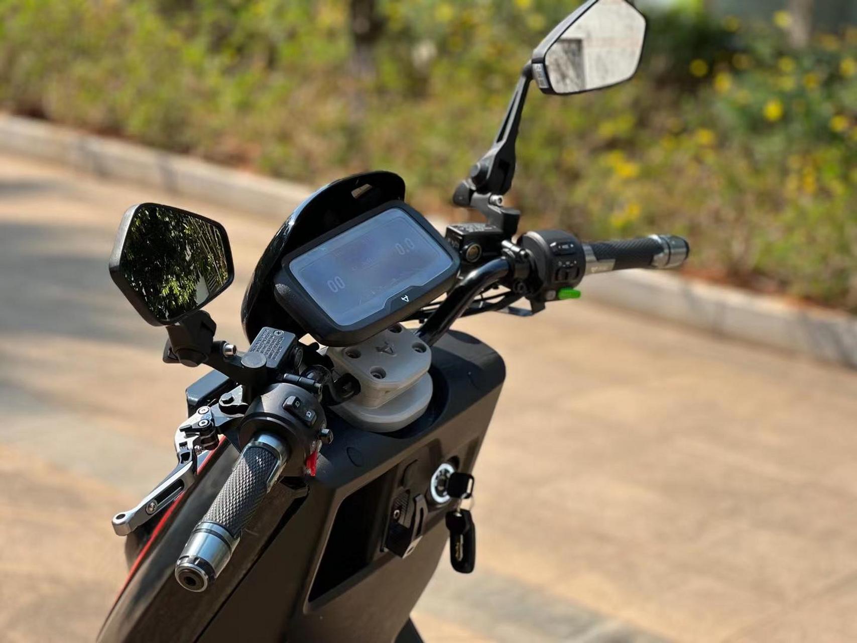 小牛电动 nqi gt ngt最顶配版本 新车21999 升级下来25000左右 现在