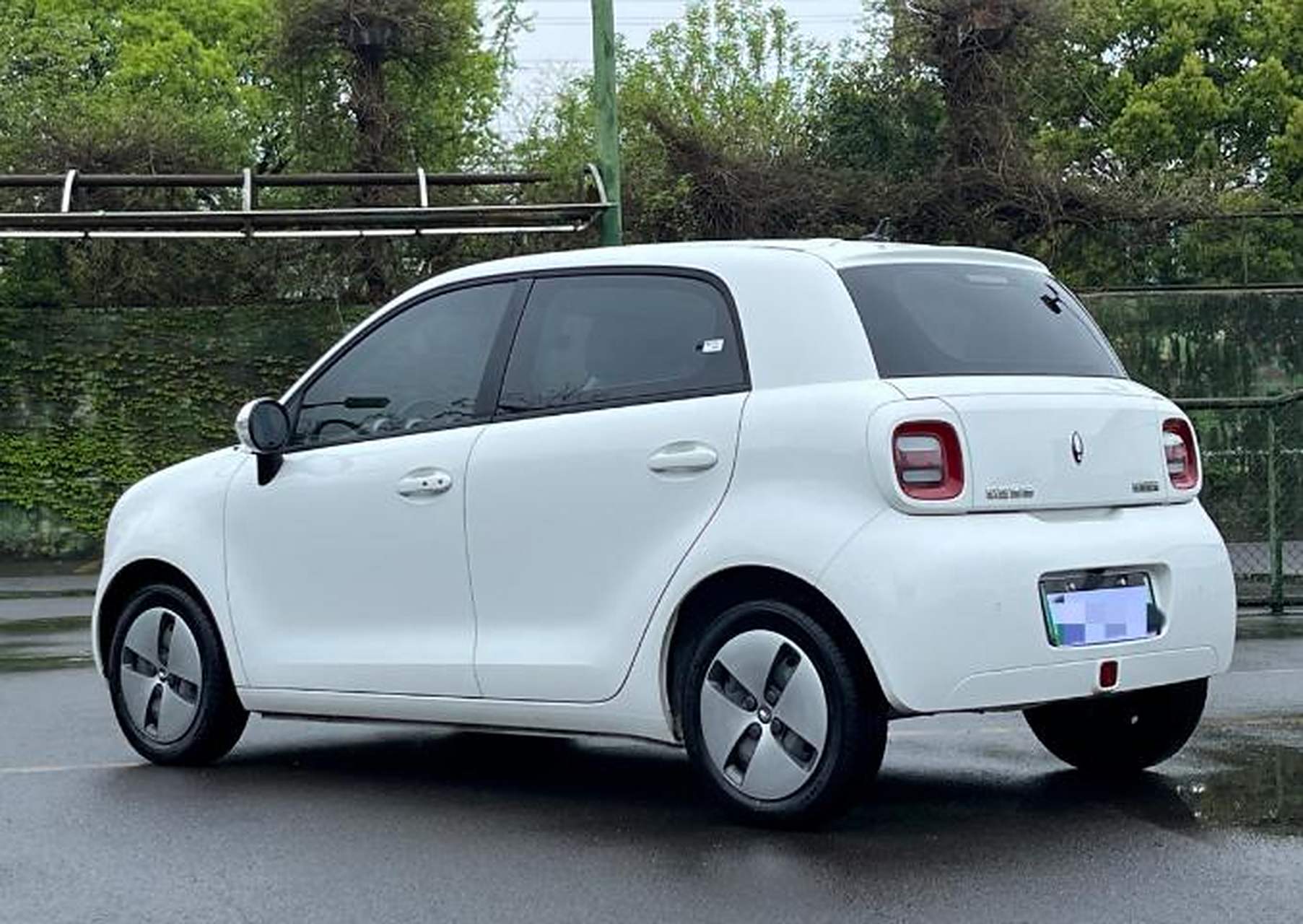 长城欧拉黑猫白猫新能源才跑几千公里  上牌日期:2022年6月 车辆车型