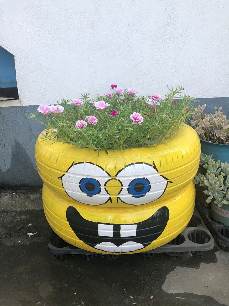 轮胎画画创意 来看看我画的轮胎,是不是很美,你也可以试试～ 轮胎画