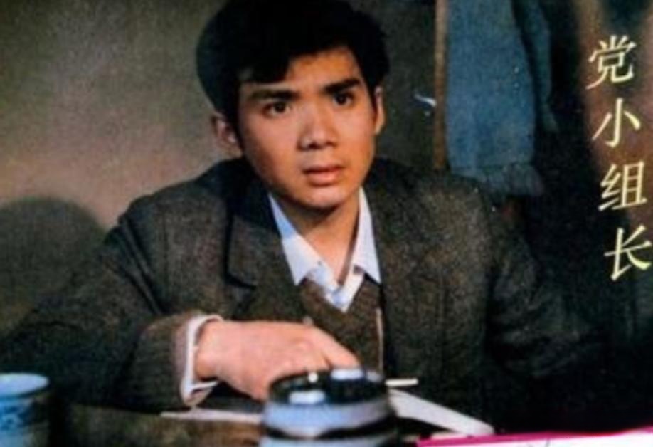 的八集电视连续剧在广东电视台播出后,主演钟浩以其独特的表演魅力