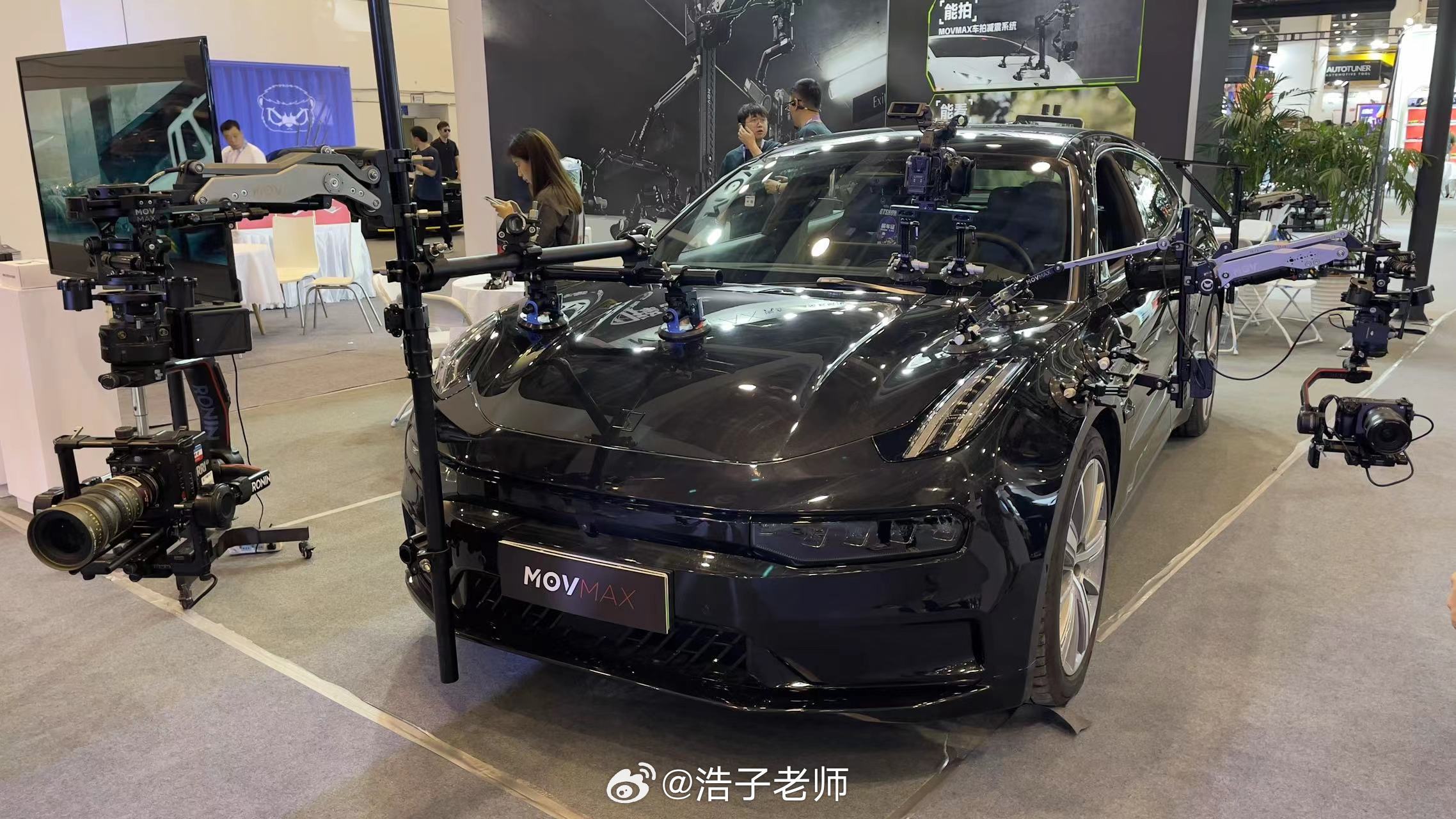 这摄影车酷啊,在路上都是见白色极氪001,这么看黑色也挺帅的啊