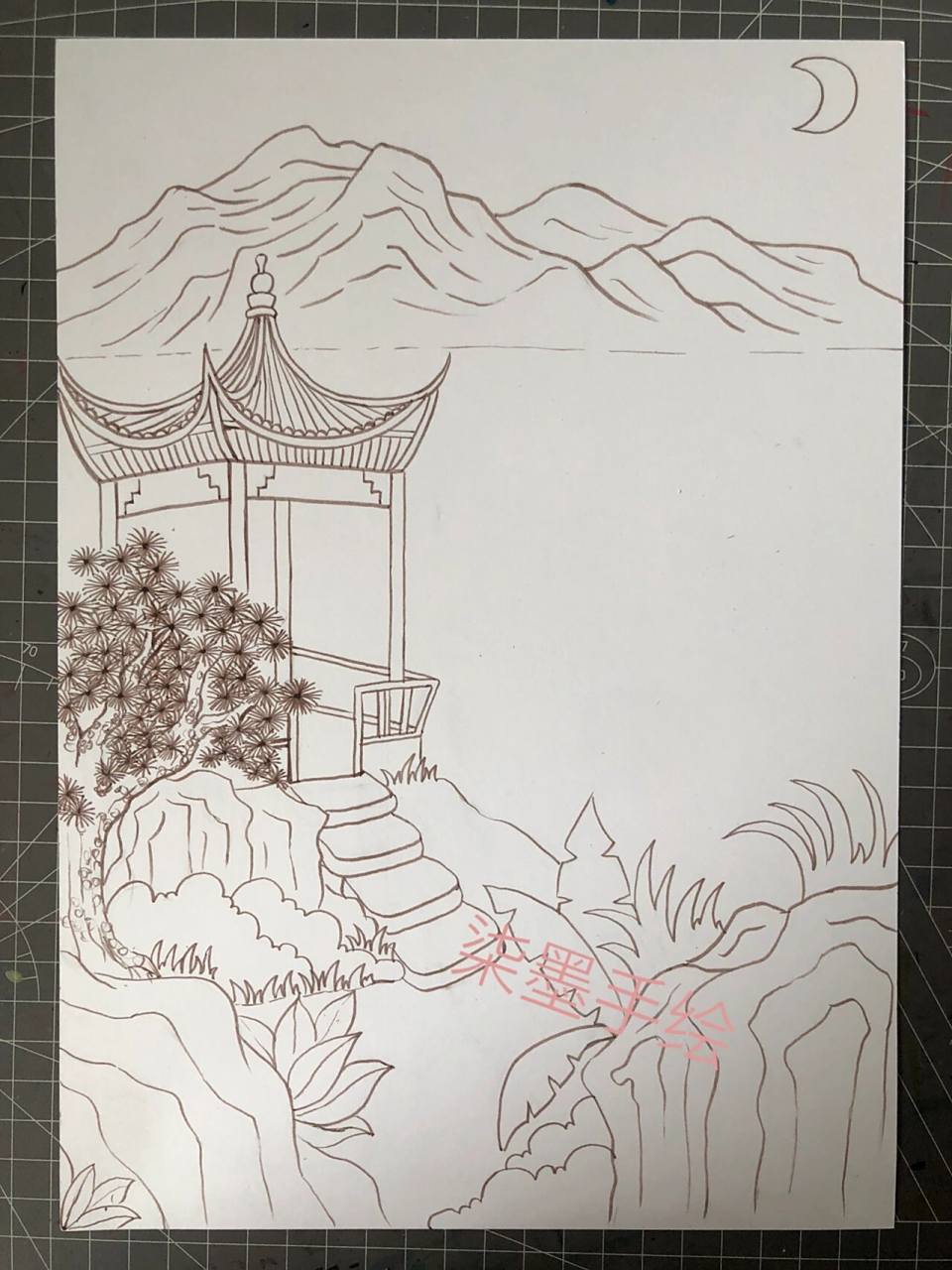 望洞庭(原创)  《望洞庭》 湖光秋月两相和,潭面无风镜未磨.