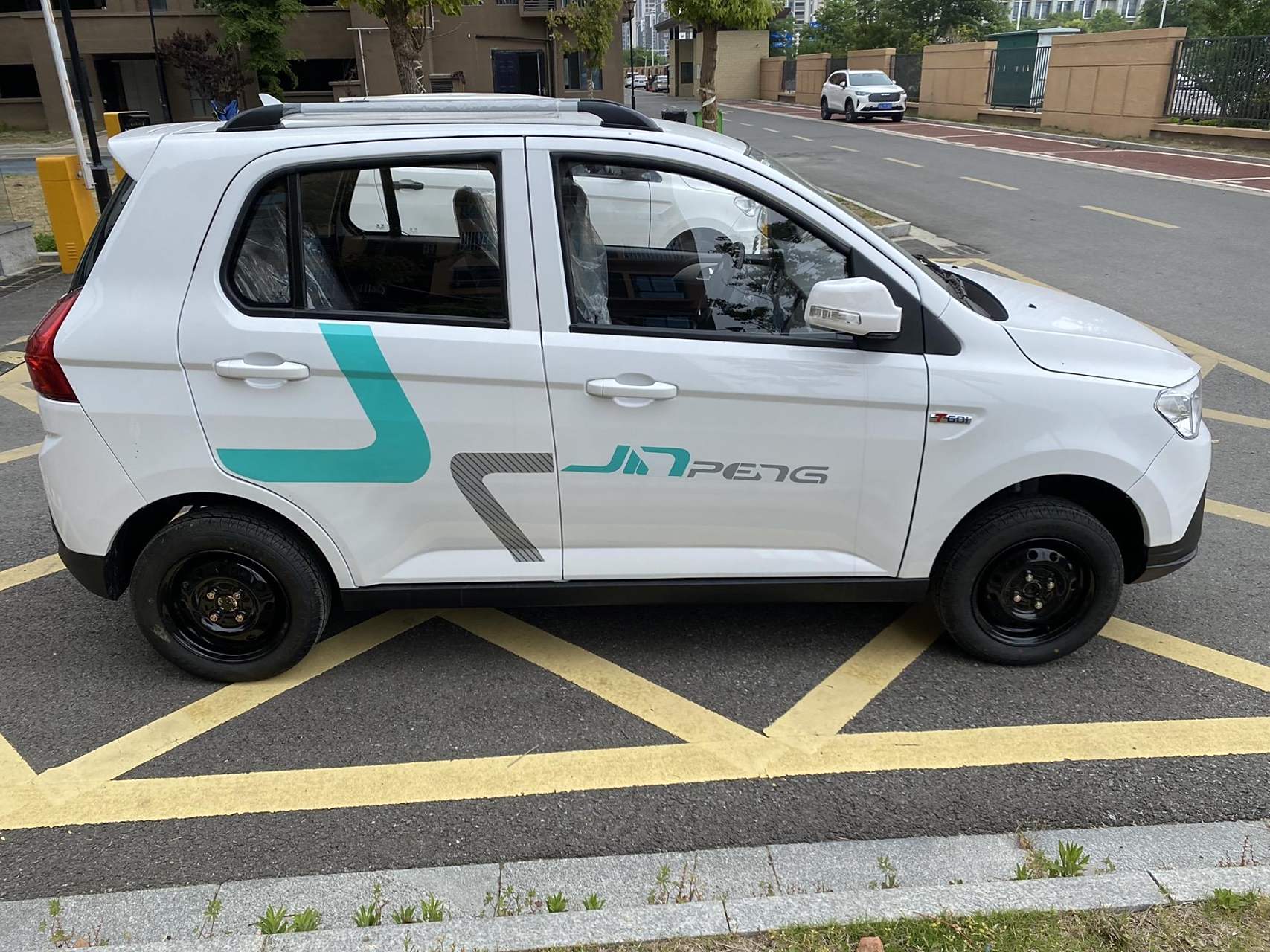 庆五一,金彭d90锂电池,现在只卖26999元/辆