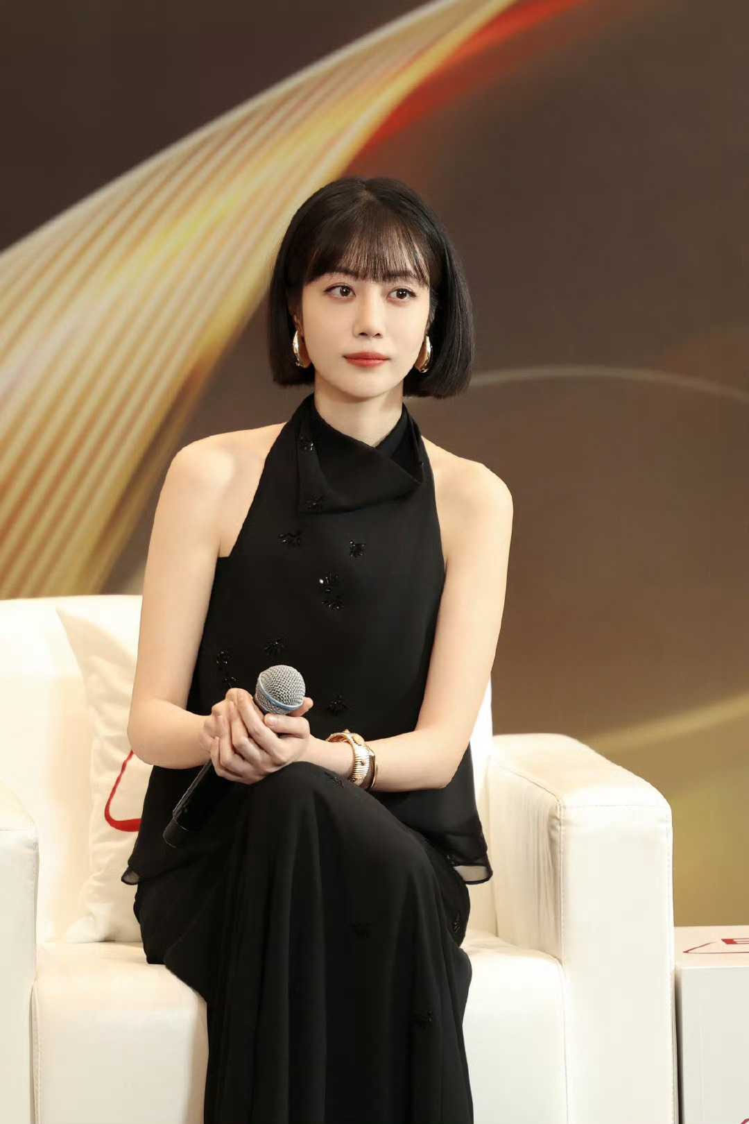 我来看看是怎么个事儿姨这不是《我是刑警》里的
