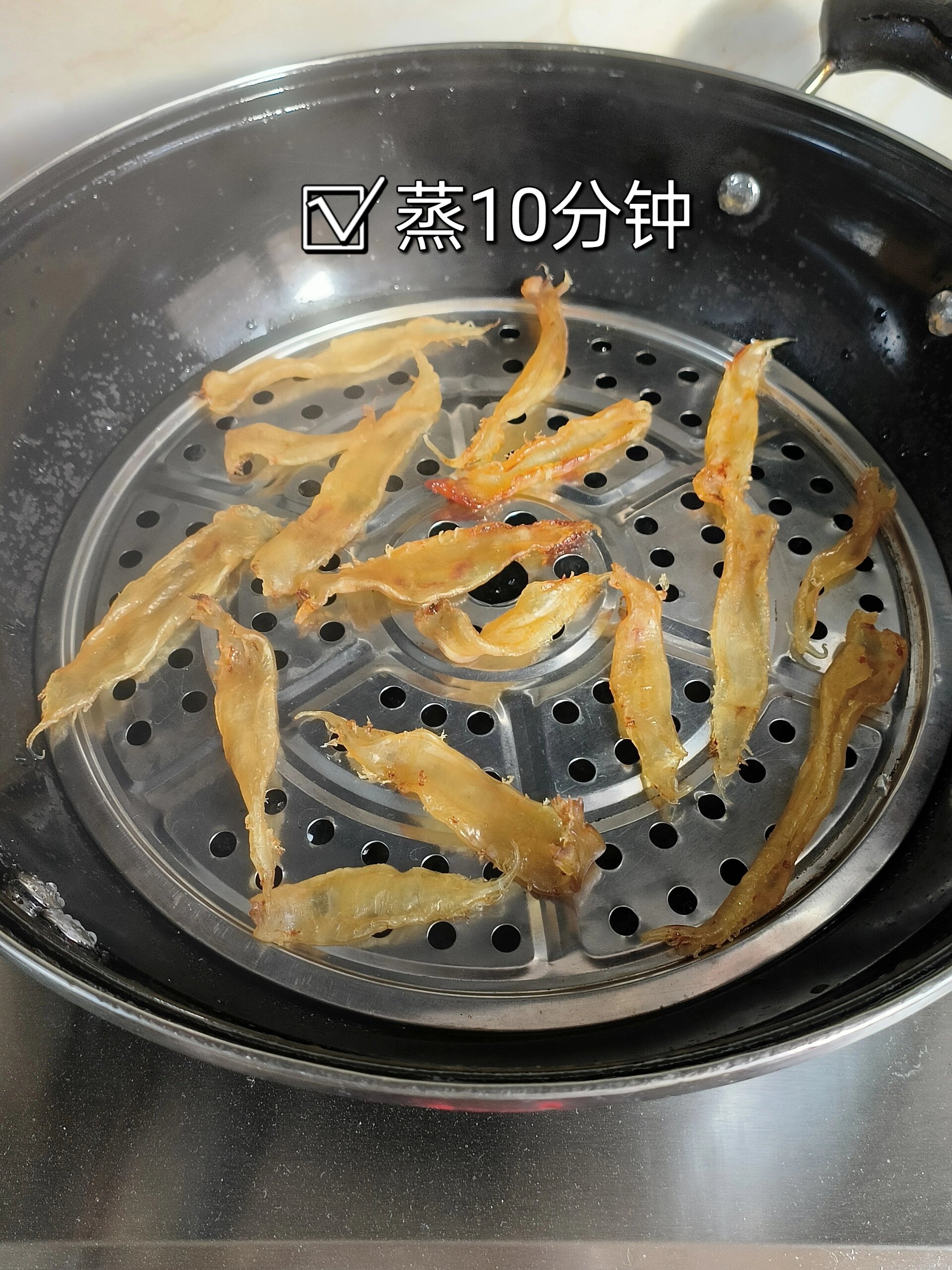 鱼胶泡发的方法 鱼胶泡发方法: 1.蒸10分钟左右 2.