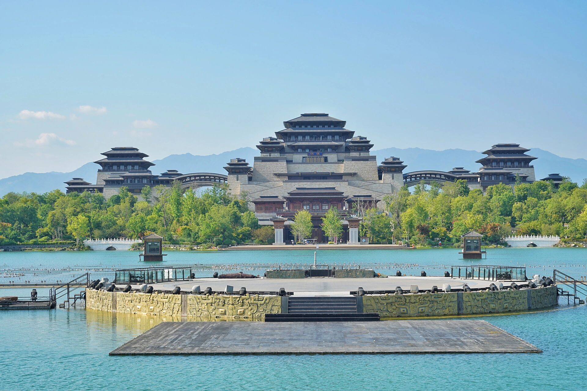 陕西·汉中·兴汉胜境(一) 汉中,简称"汉",古称南郑,兴元,梁州,天汉