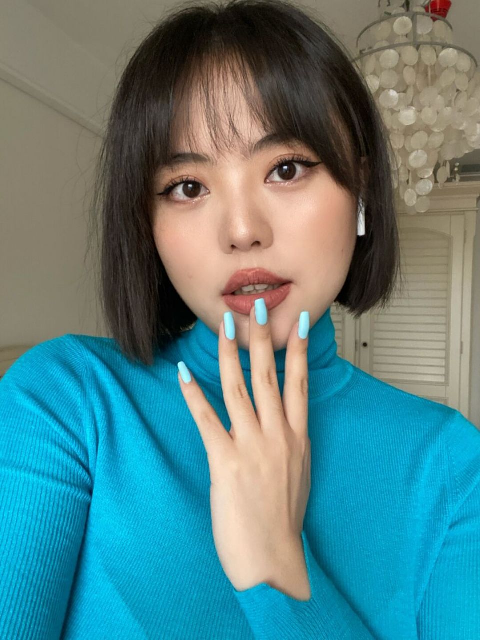 上次剪发过于自信,一刀剪的太短,留了半个月终于到了我最爱的短发长度