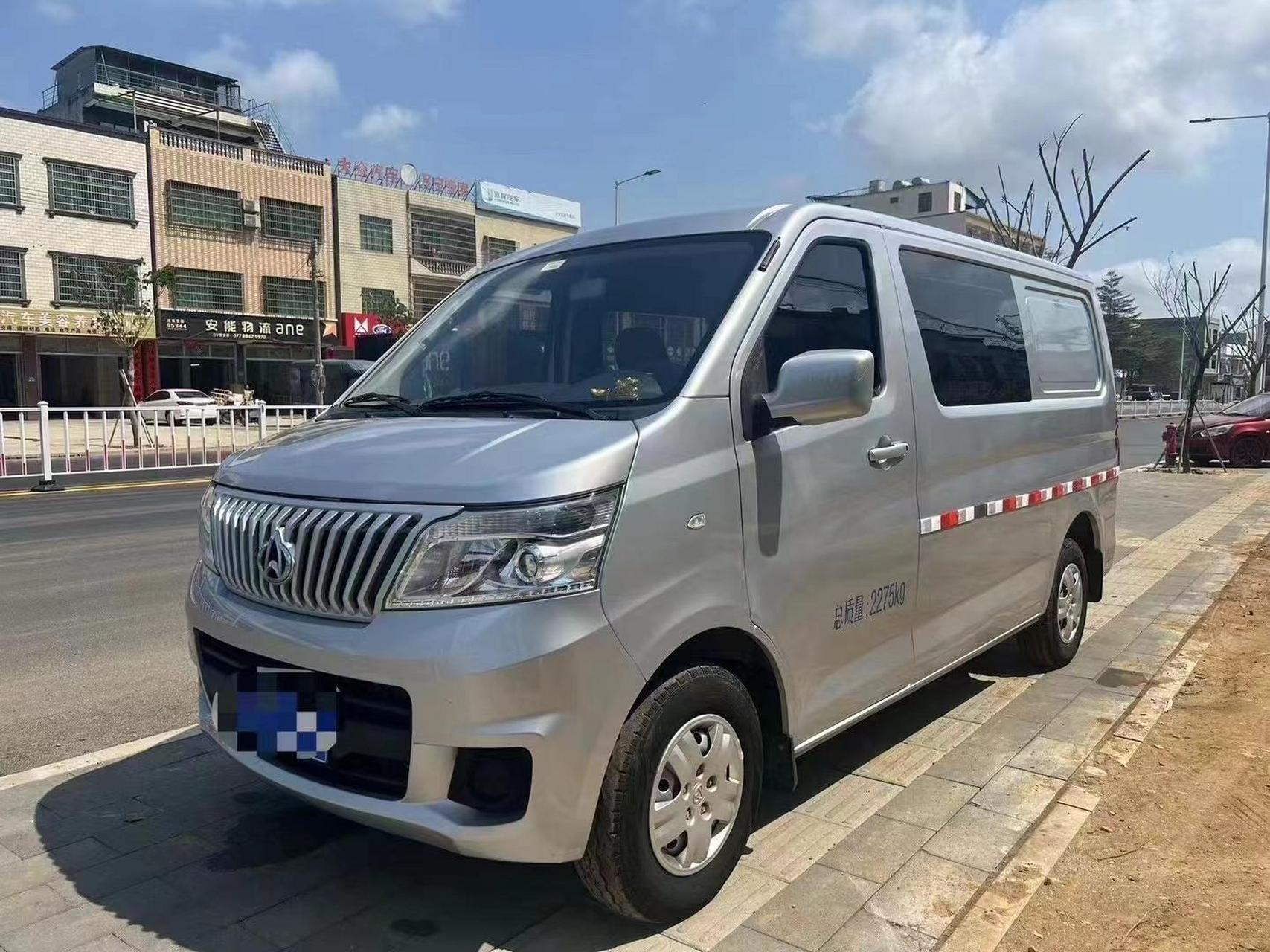 2021.3月长安睿行m60,双排5座,1.5带空调助,才开2万公里.