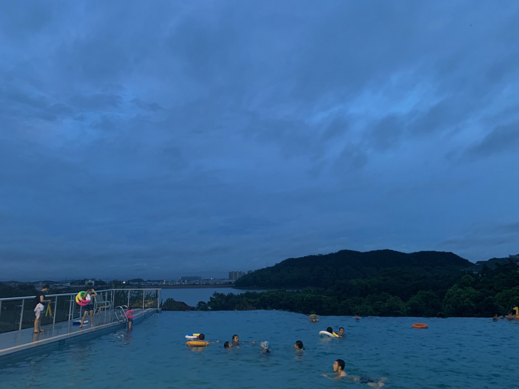 广州花都芙蓉度假村 分享一个在广州花都的旅游度假村,靠近白云机场