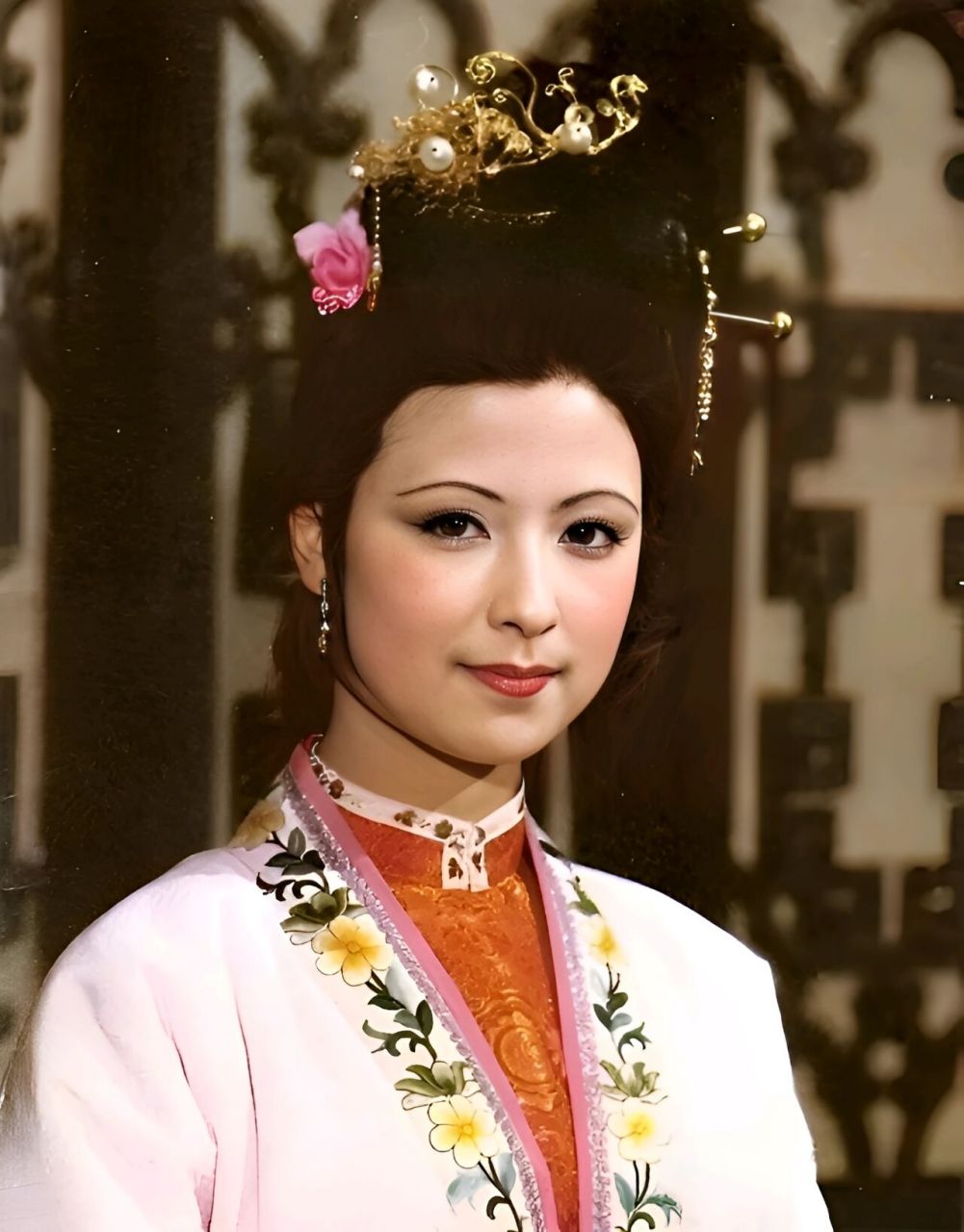 【红楼梦 | 尤二姐】人间尤物,我见犹怜 "姐姐 你终是个痴人" "妹妹