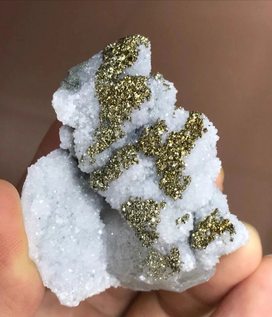 硫铁矿 硫铁矿,分子量:120,性状:硫铁矿最常见的晶体是六方体,八面体