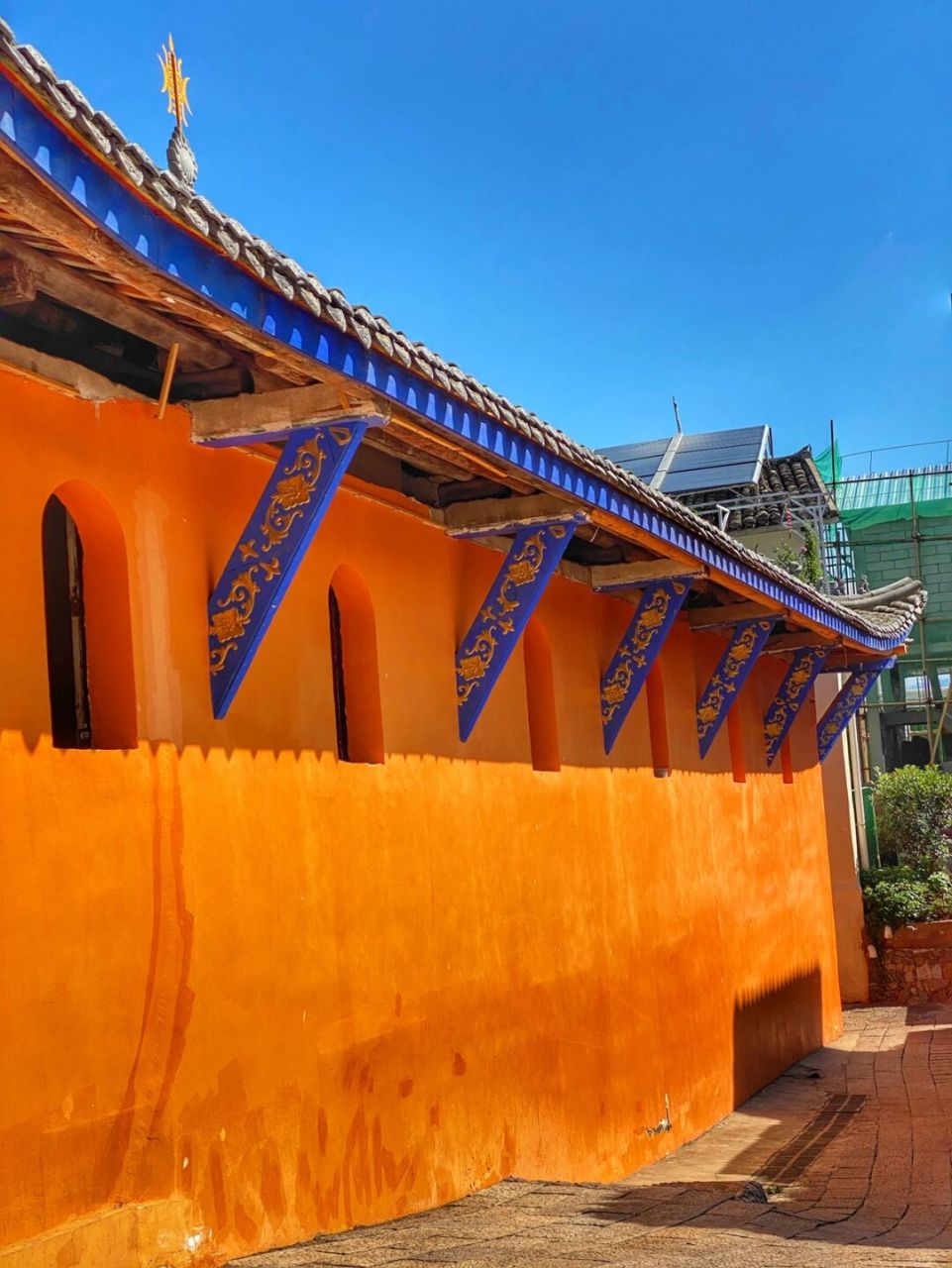 走进西昌市海南街道办大石板村 这里古色古香  独具特色的民宿错落有