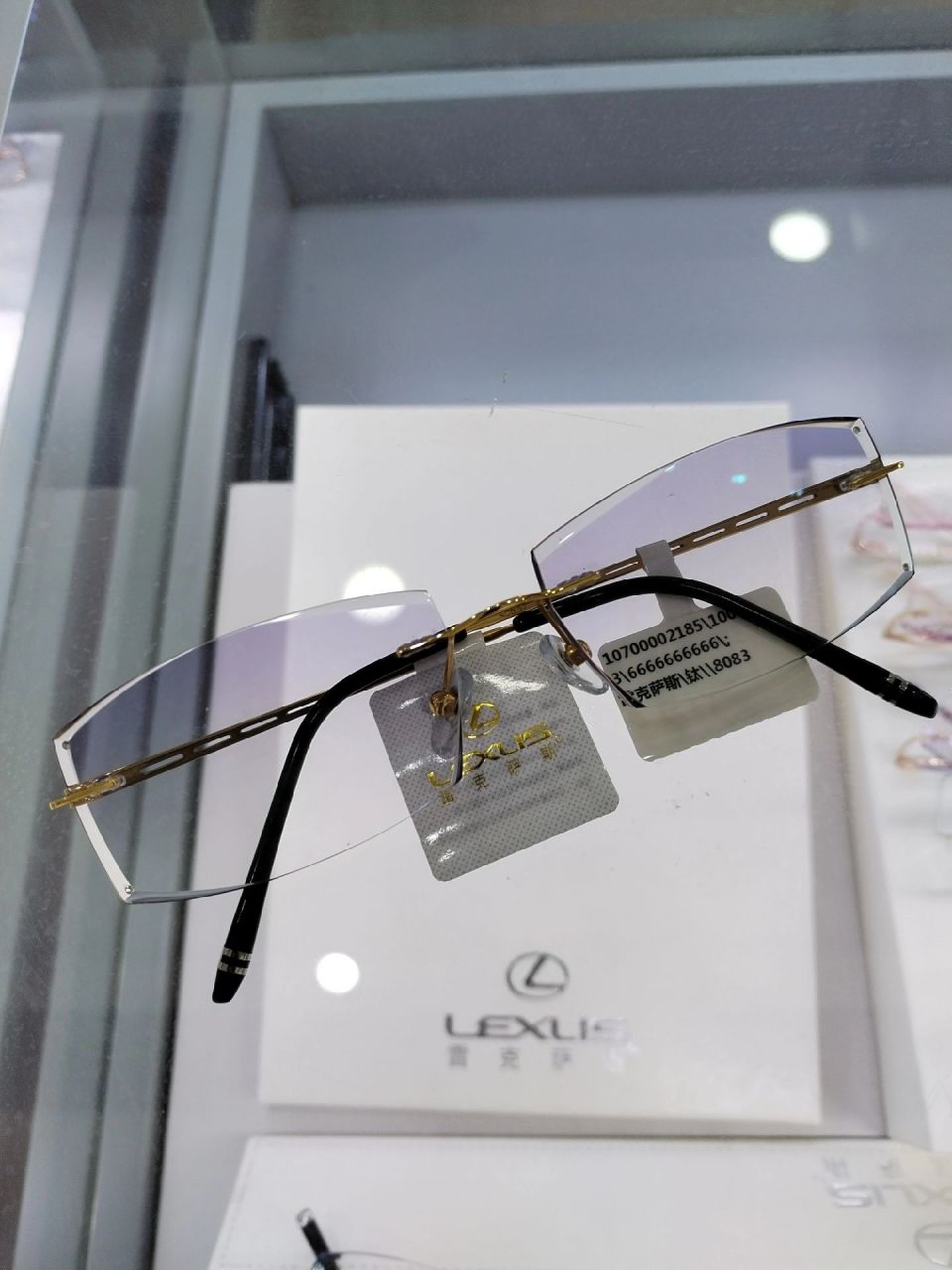 雷克萨斯美妆镜 高端私人订制 钻石切边眼镜