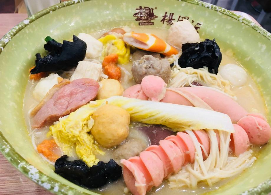 加盟项目麻辣烫赚钱吗(加盟麻辣烫需要投资多少钱)