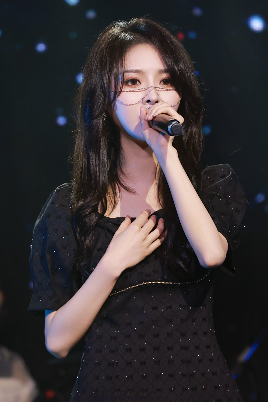 莫寒##人造星星#  幸福且满足~[兔子]