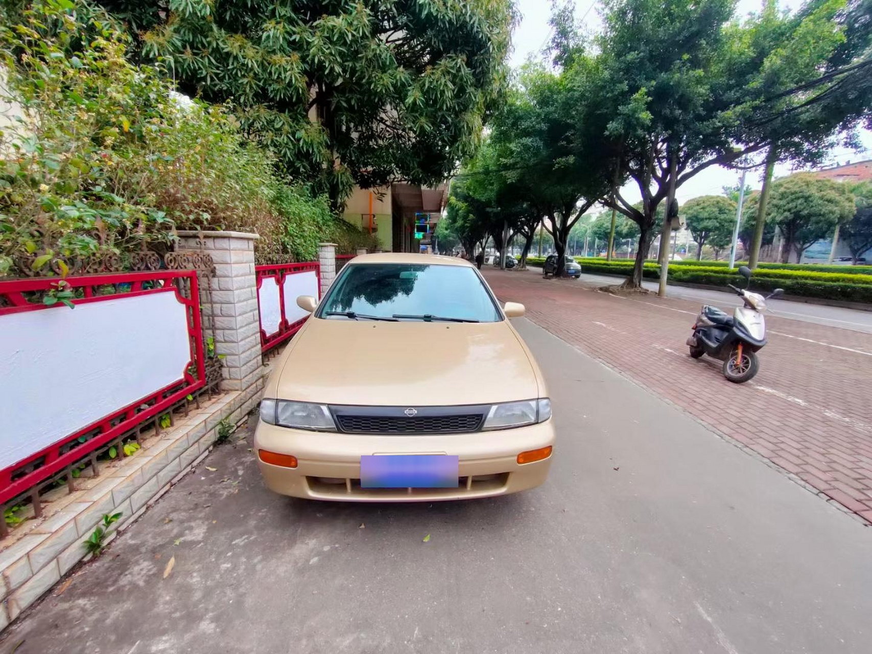 第一代进口日产蓝鸟,出厂自带尾翼,发变巅峰,内室九成新,老领导爱车