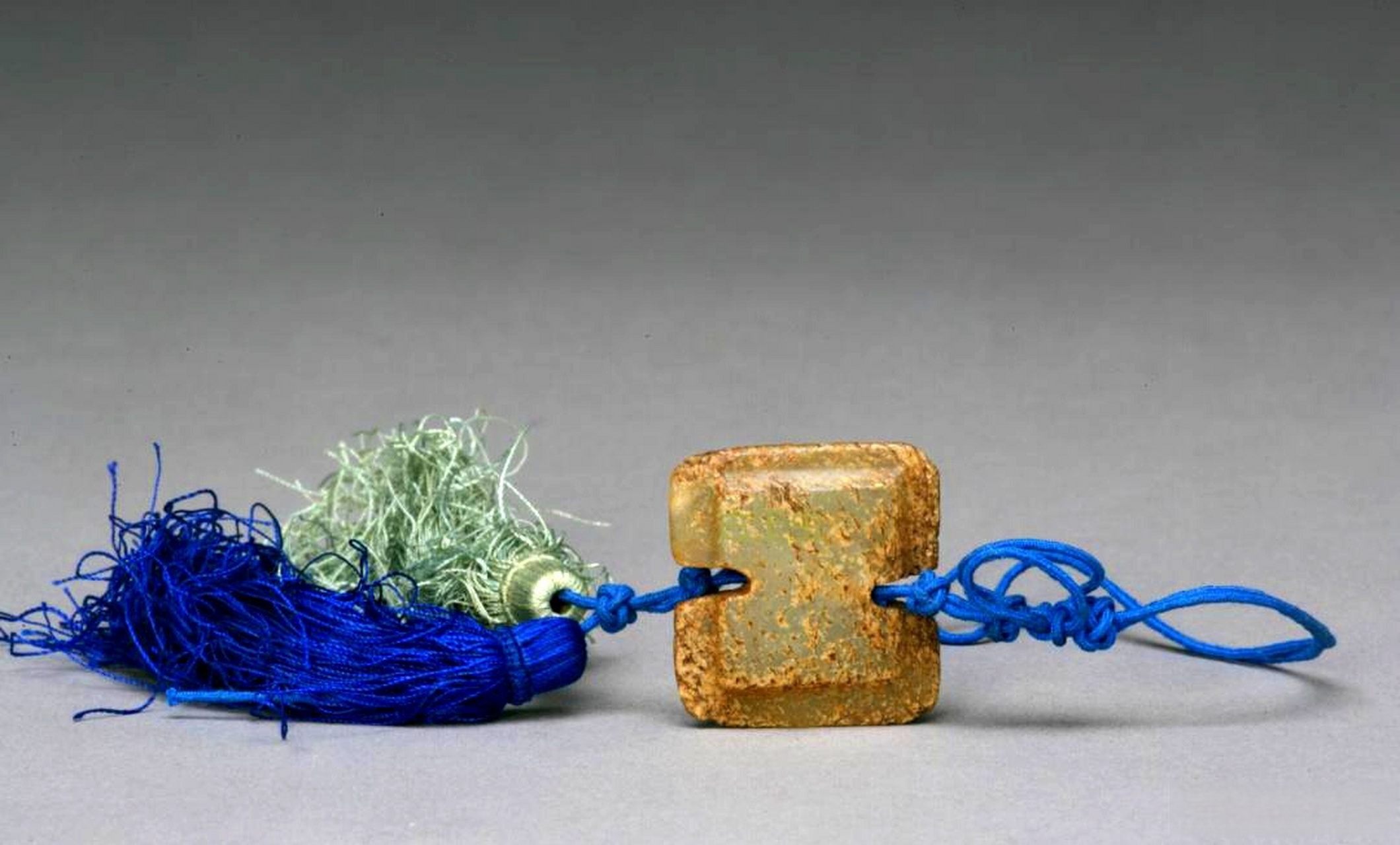 这才是玉琚的使用方式.也称工字佩!