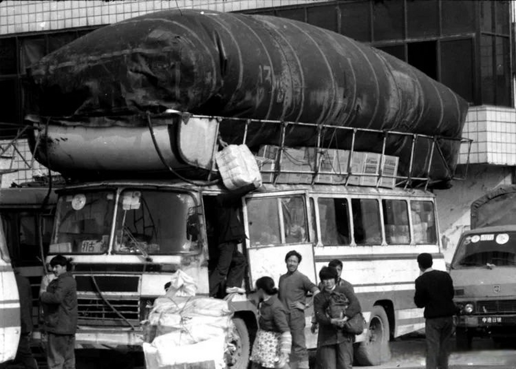 老照片:90年代,泸州,气包车