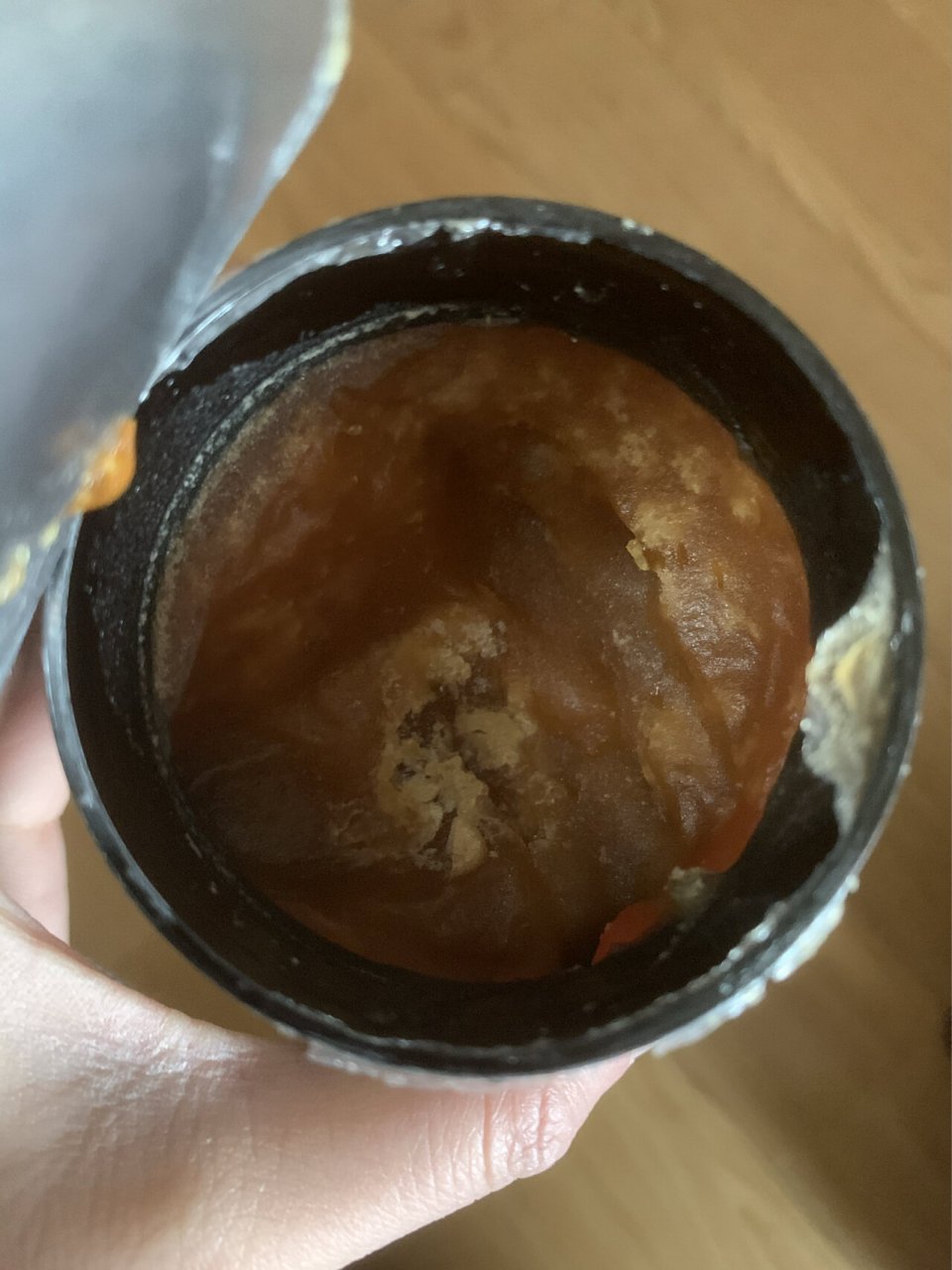 蜂蜜过期还能用吗还能吃吗(蜂蜜过期了还有用吗?)