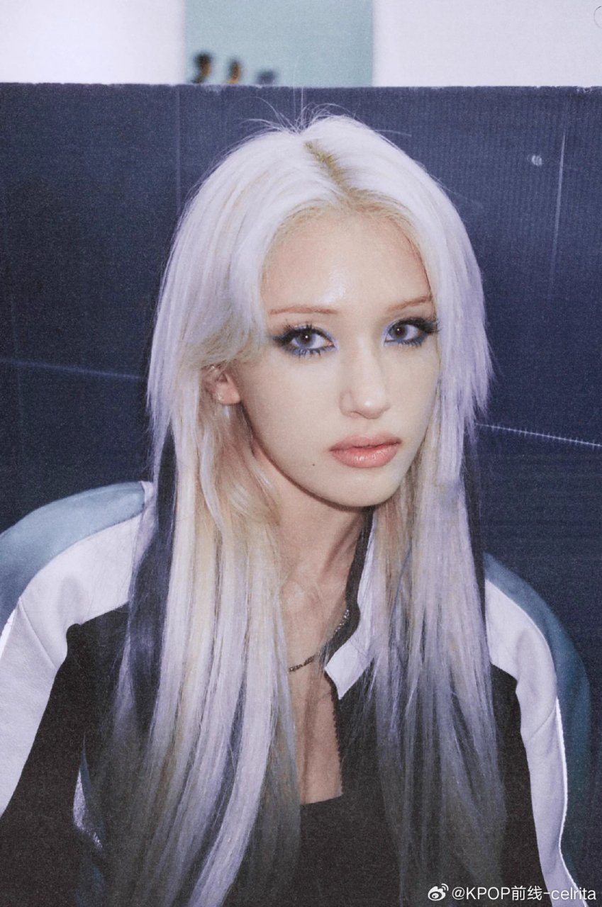 230810 somi推特更新 金发超美  96 somi回归新曲fast forward#somi