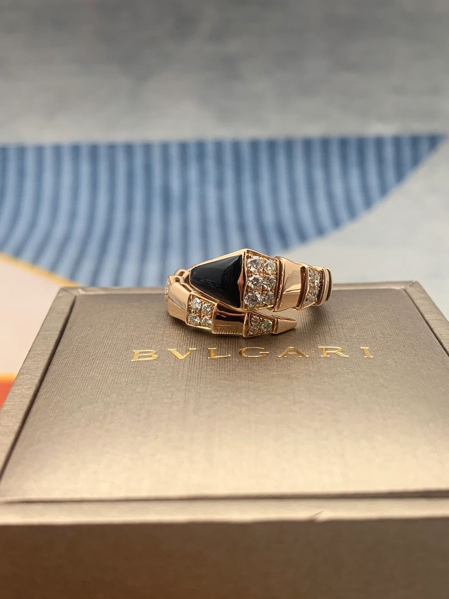 bvlgari宝格丽蛇形戒指 bvlgari 宝格丽 serpenti系列 黑玛瑙蛇头玫瑰