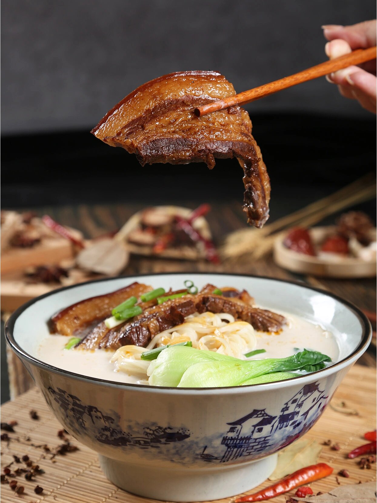 手把手教你做把子肉浓汤面,香迷糊了!