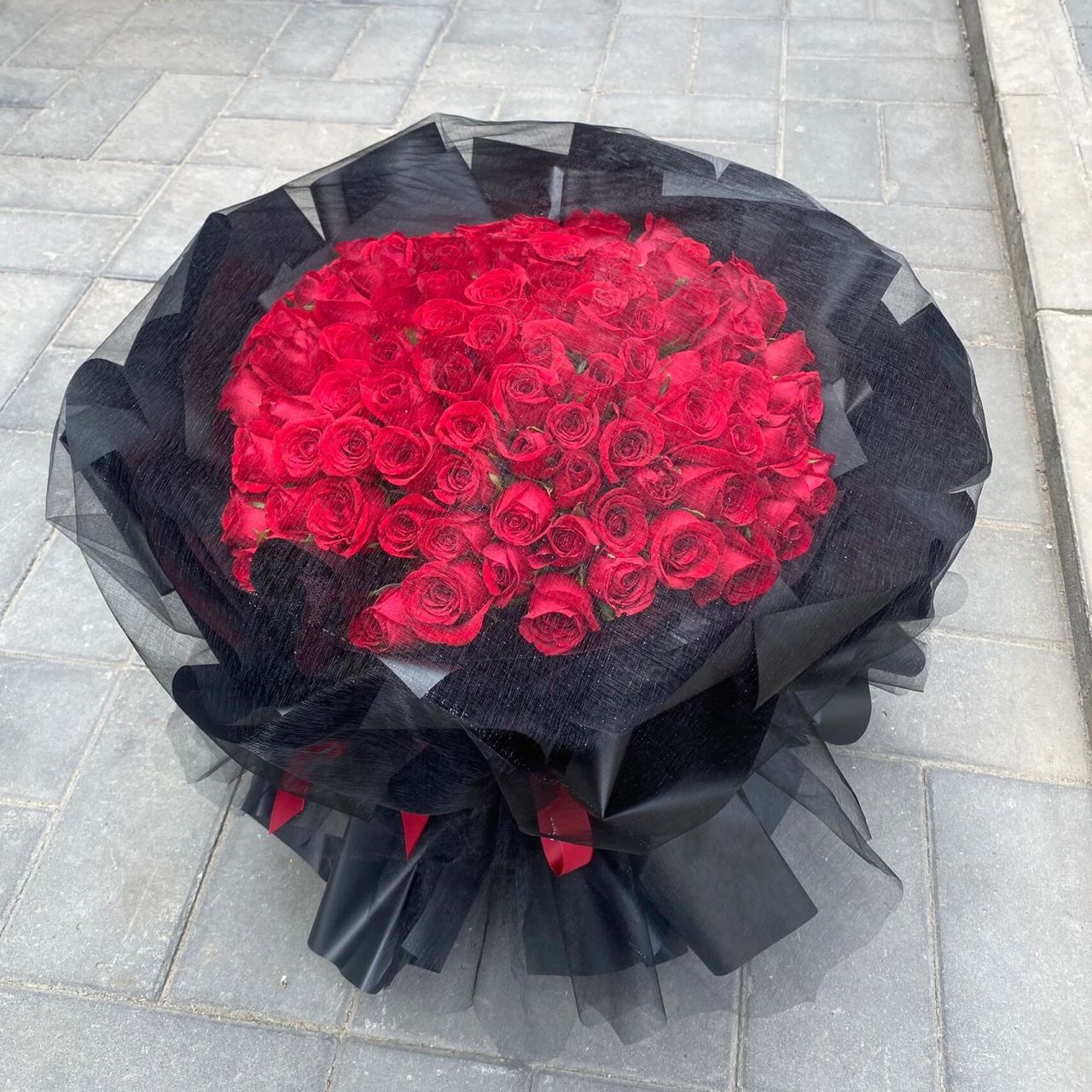 现在是,以后也是7315 99朵红玫瑰的花语是「爱你久久 天长地久