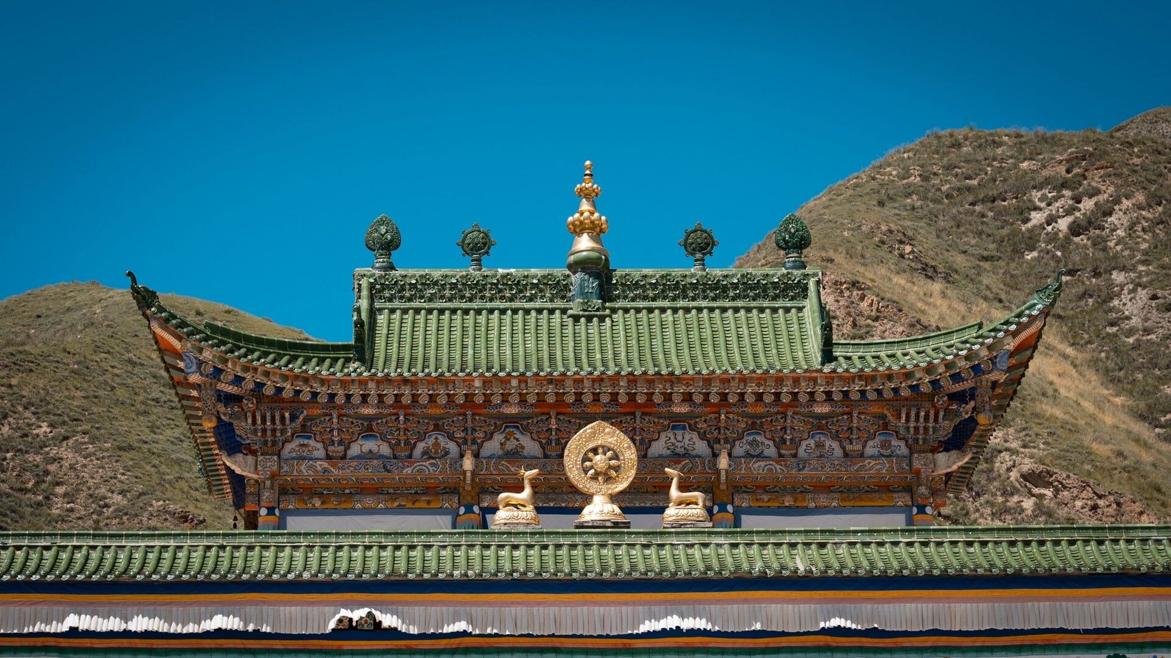 活佛大师的府邸——拉卜楞寺 简介:甘南之旅的第一站我们来到了藏传