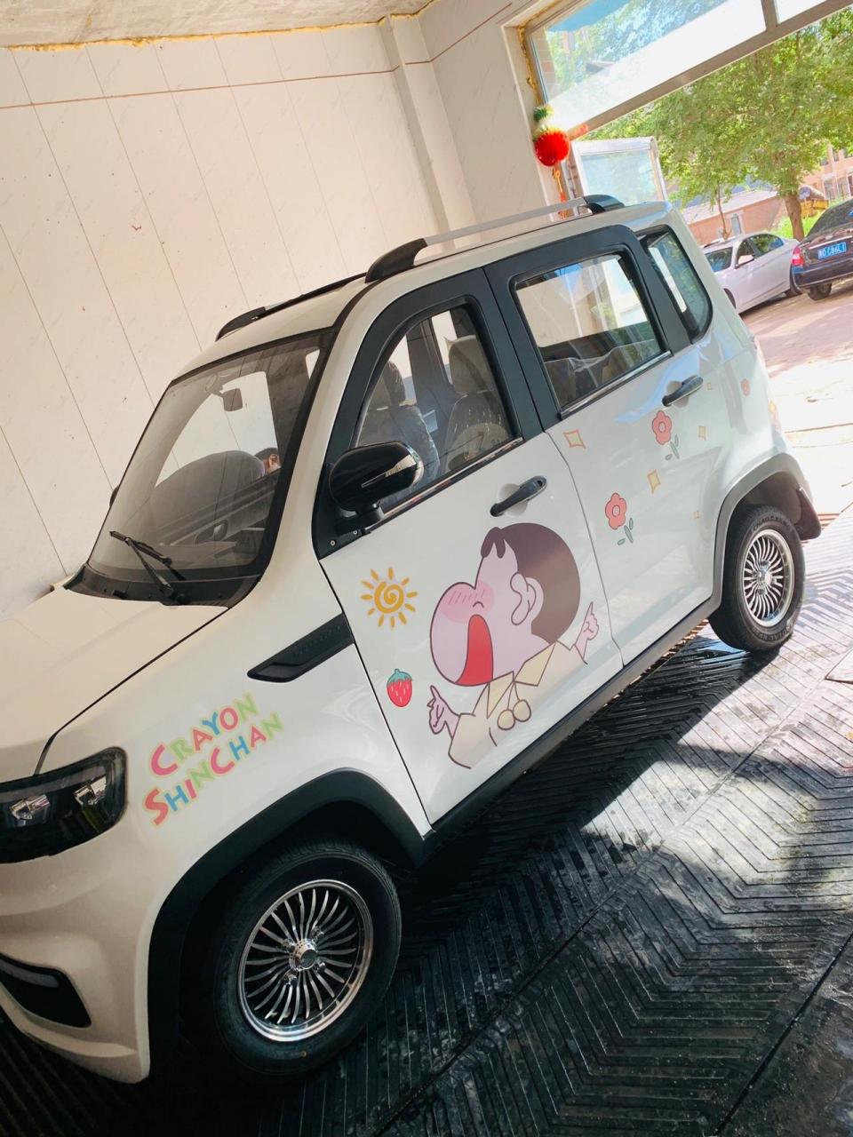四轮电动车 一万多实现了人生中第一辆车车  充电6～8小时 续航150km