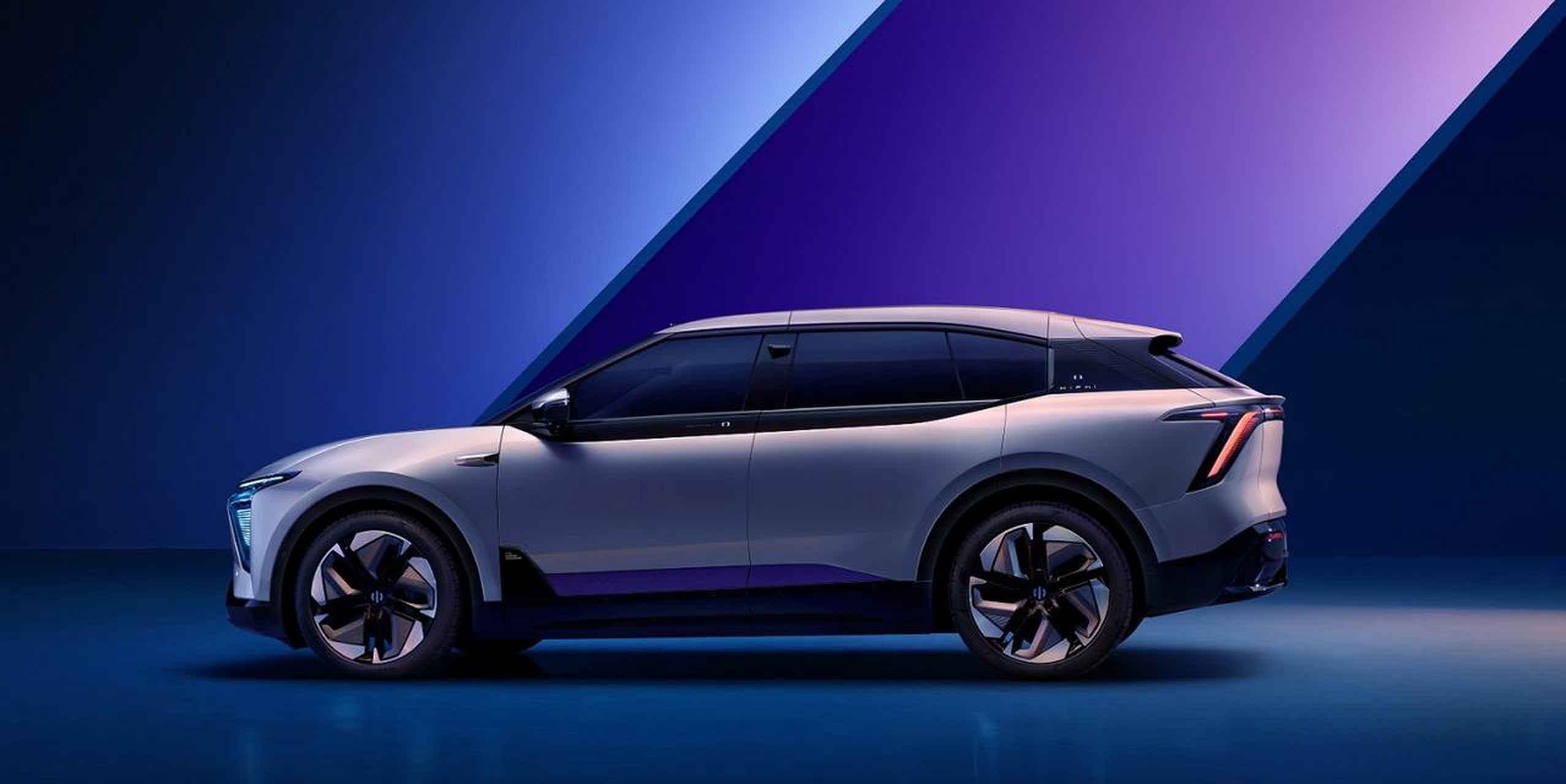 高合hiphiy展翼而来 上海车展关注了一下高合新发布