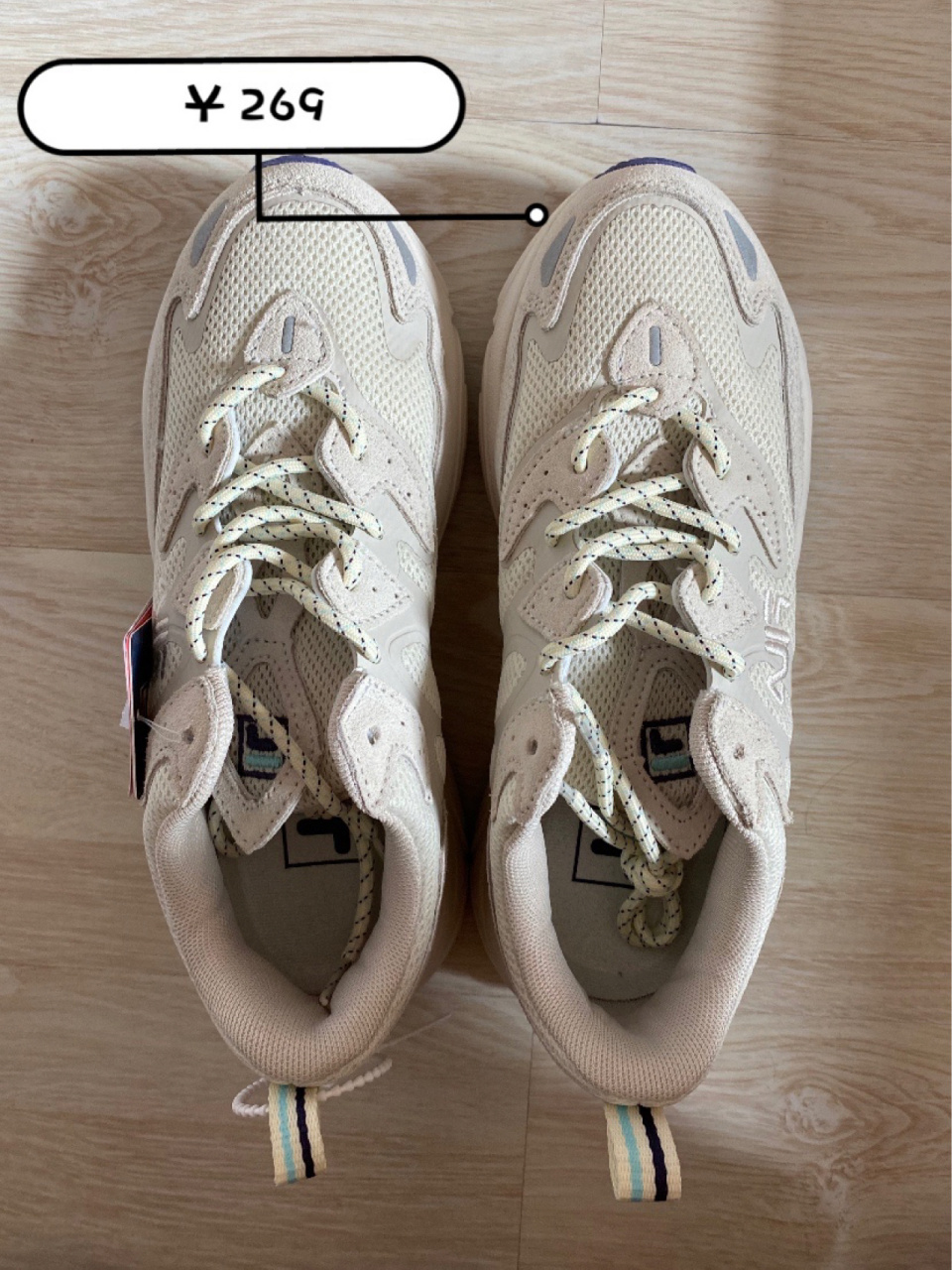 真假fila火星鞋对比-无滤镜 在旗舰店买完之后,刷到某店铺说鞋子和