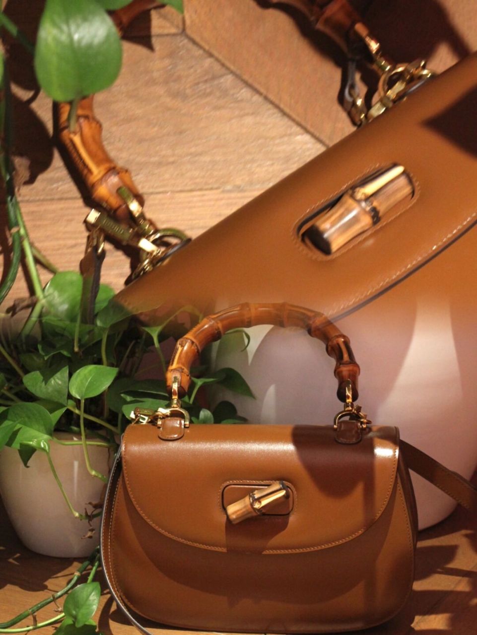 真的太适合秋冬和复古风啦~ 说的就是它,全新演绎的gucci竹节手袋