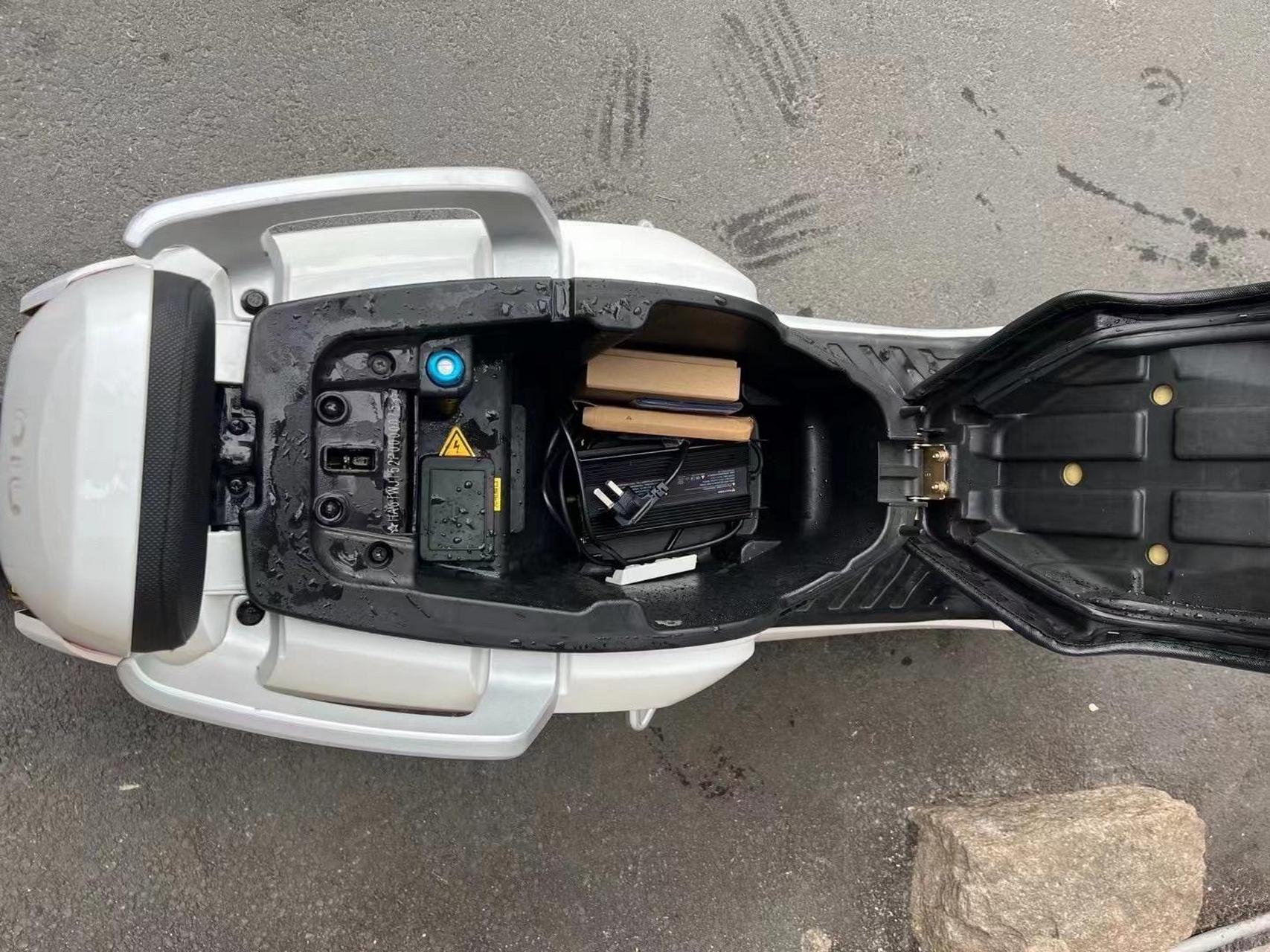 出售23年小牛nqi 动力版,一千多公里准新车,已上黄牌(可过户可不过户)