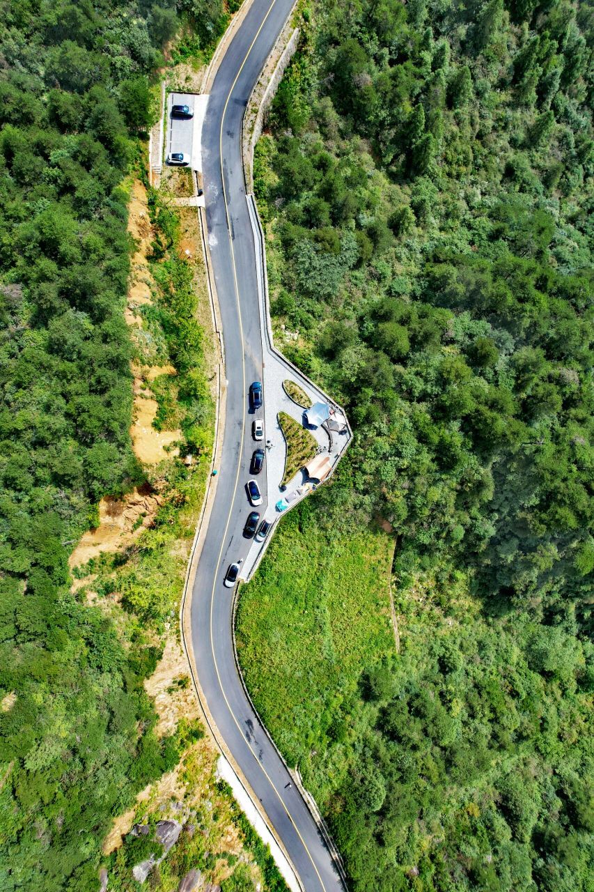 【自驾游】浙江的"邦达七十二拐"—浙西天路 在临安的太子尖,有一条华