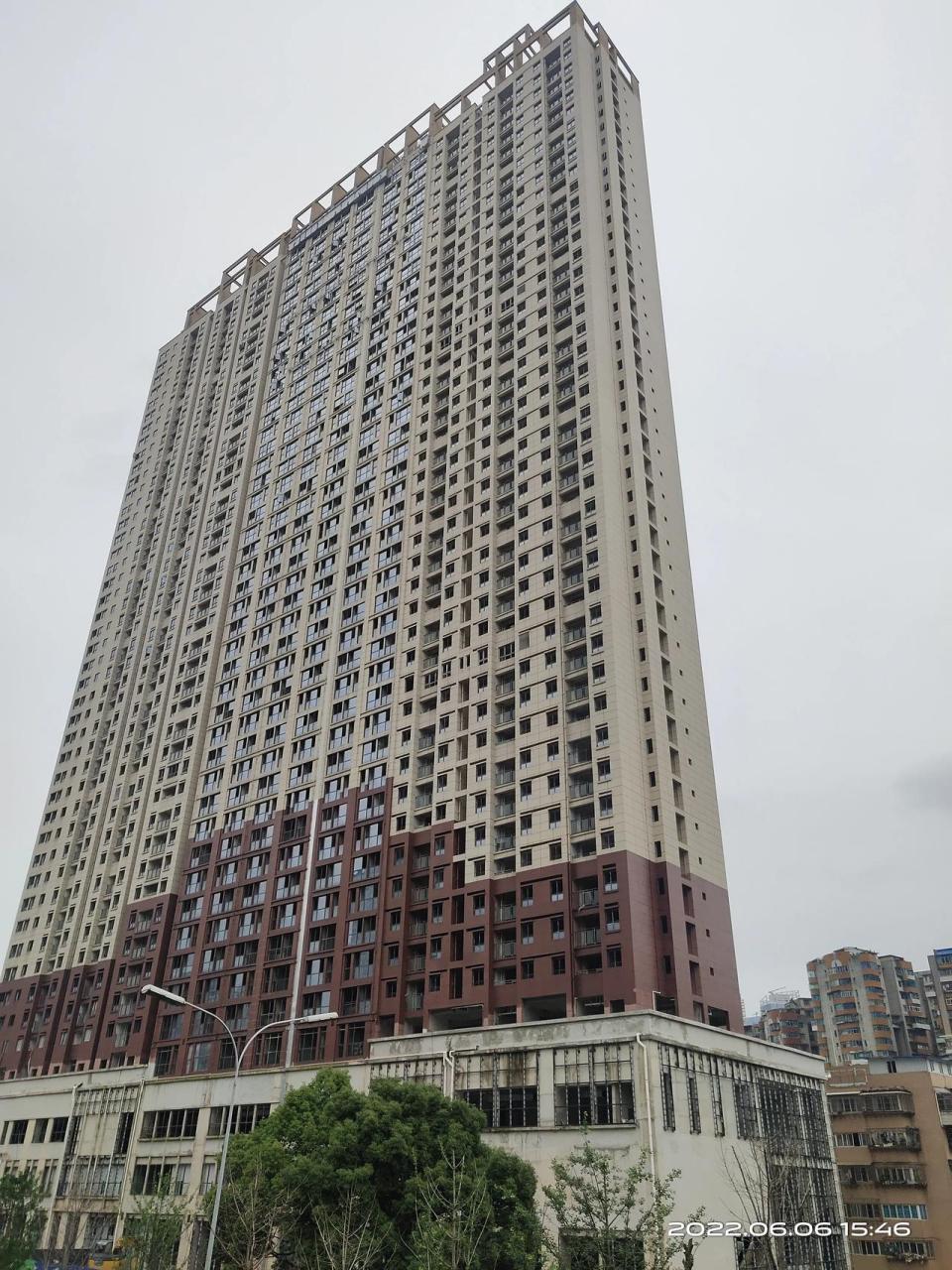 贵州贵阳:云岩区头桥黄金地段,老牌烂尾楼,中达-香榭丽都.