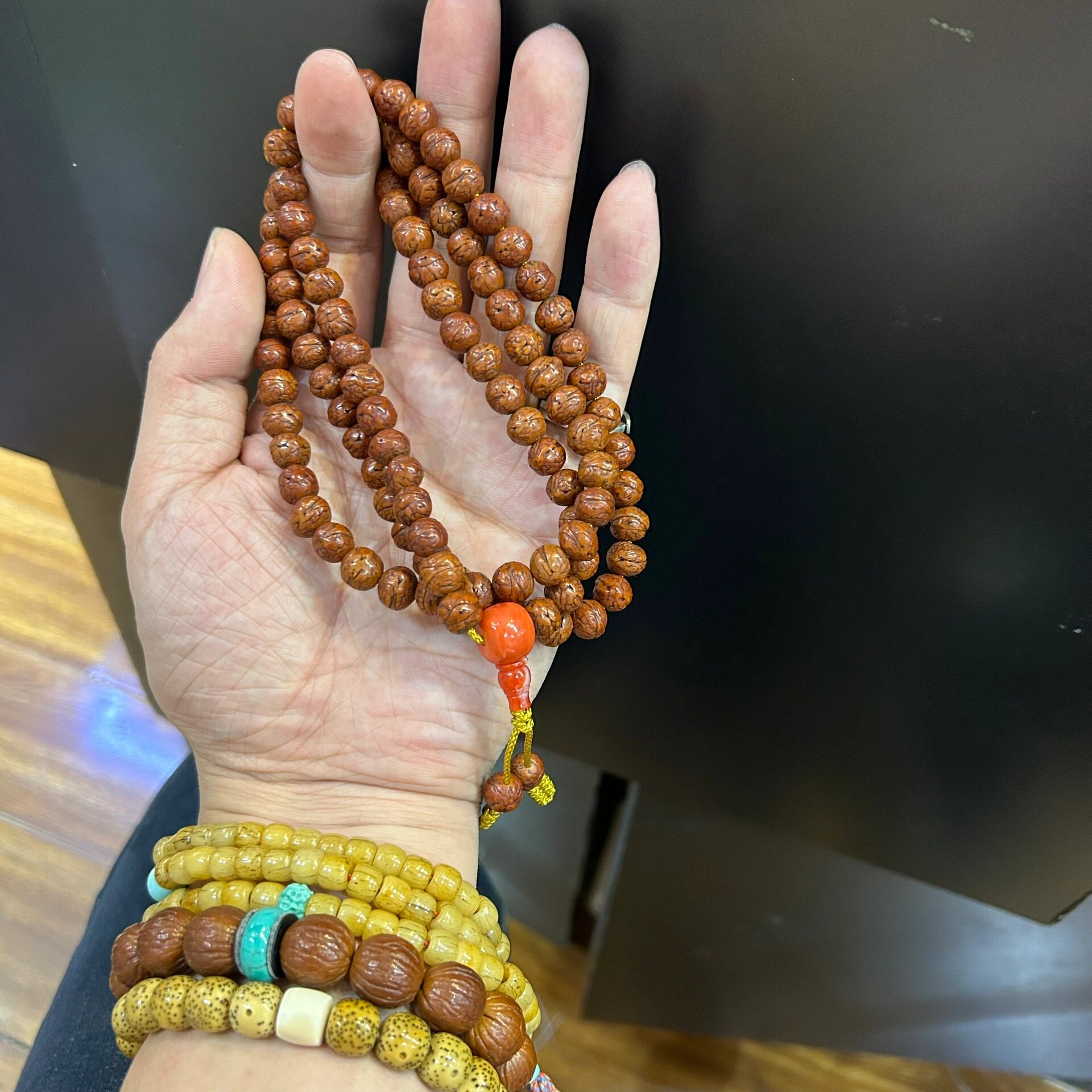 凤眼搭配还是特别简单,有格外有一种味道!