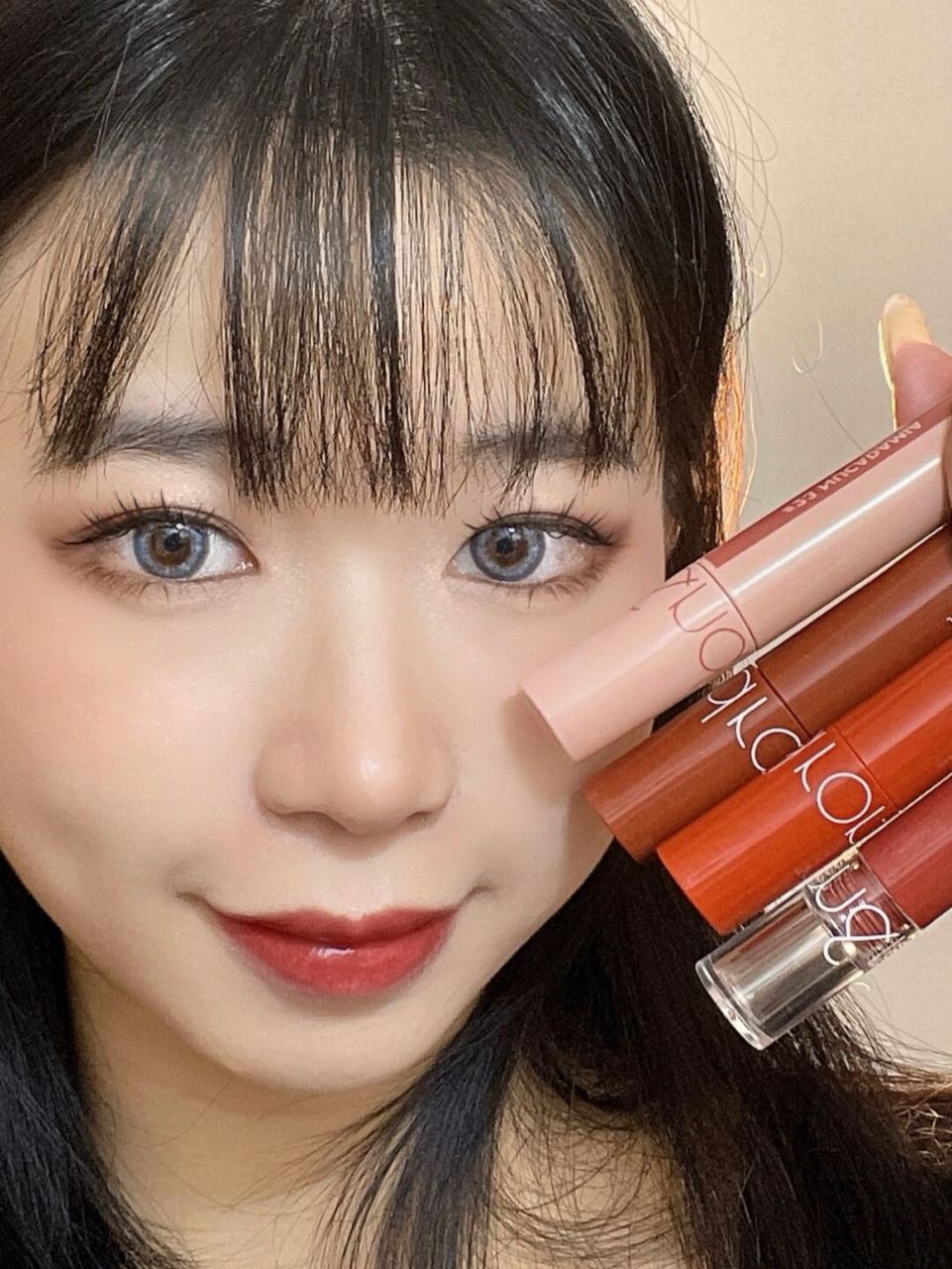 爱上玻璃唇了 总是给人一种楚楚可怜的感觉 romand唇釉的可可色 果汁