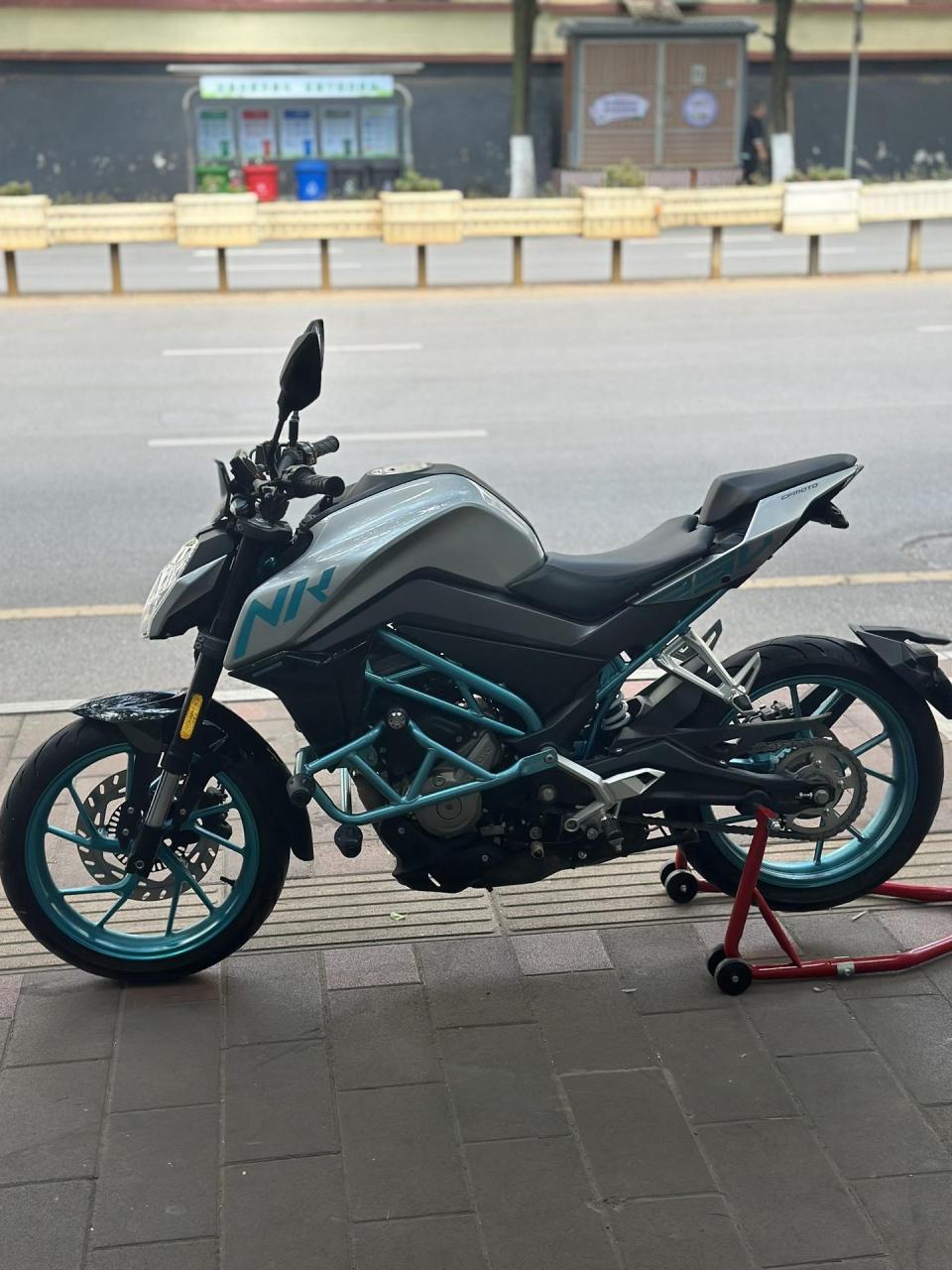 春风250nk高配! 小跑9000公里!成色99新